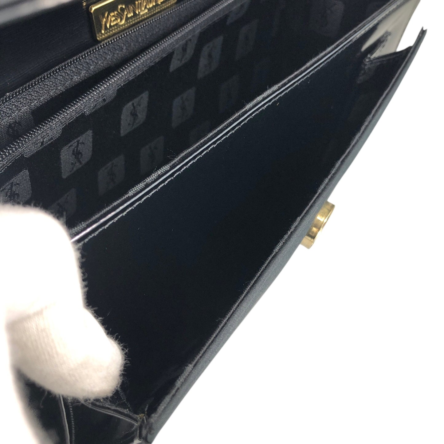 Yves Saint Laurent Logo Shoulder bag Black Vintage stwefg