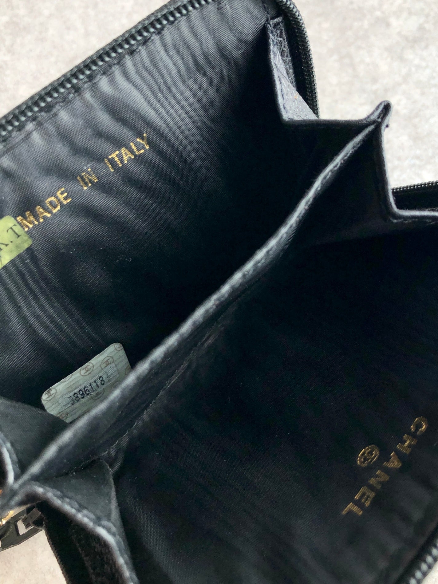 香奈兒 Coco Mark 零皮夾 黑色復古 6kks8n