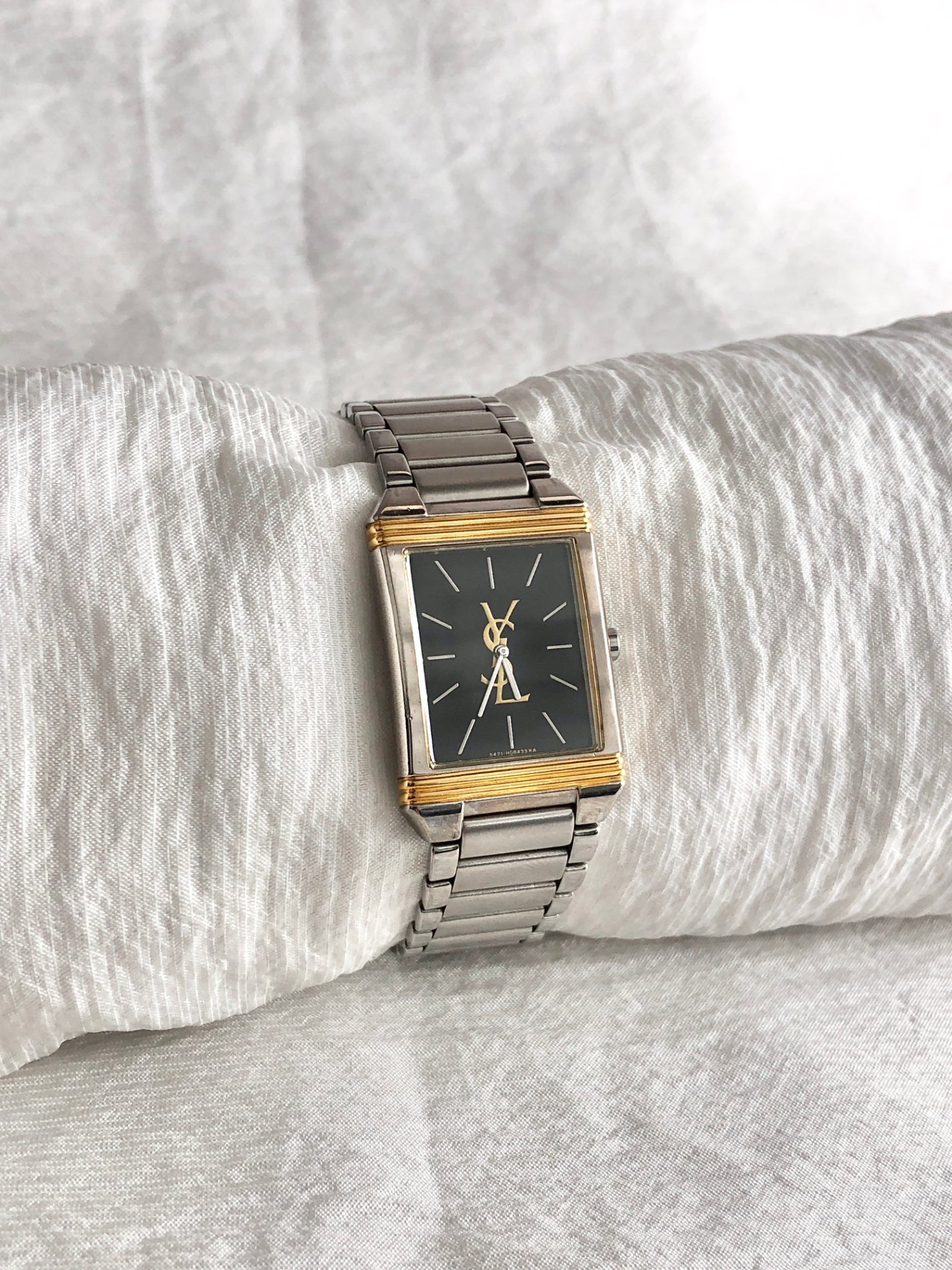 Yves Saint Laurent YSL Logo Quartz Watch Silver 5421-H04724Y