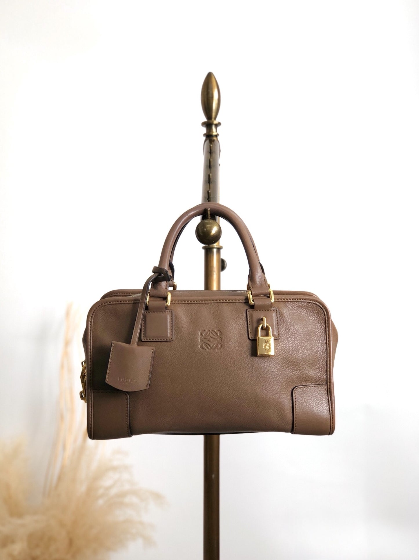 LOEWE Amazona28 Anagram Small Boston bag Handbag Beige Vintage euhpr8