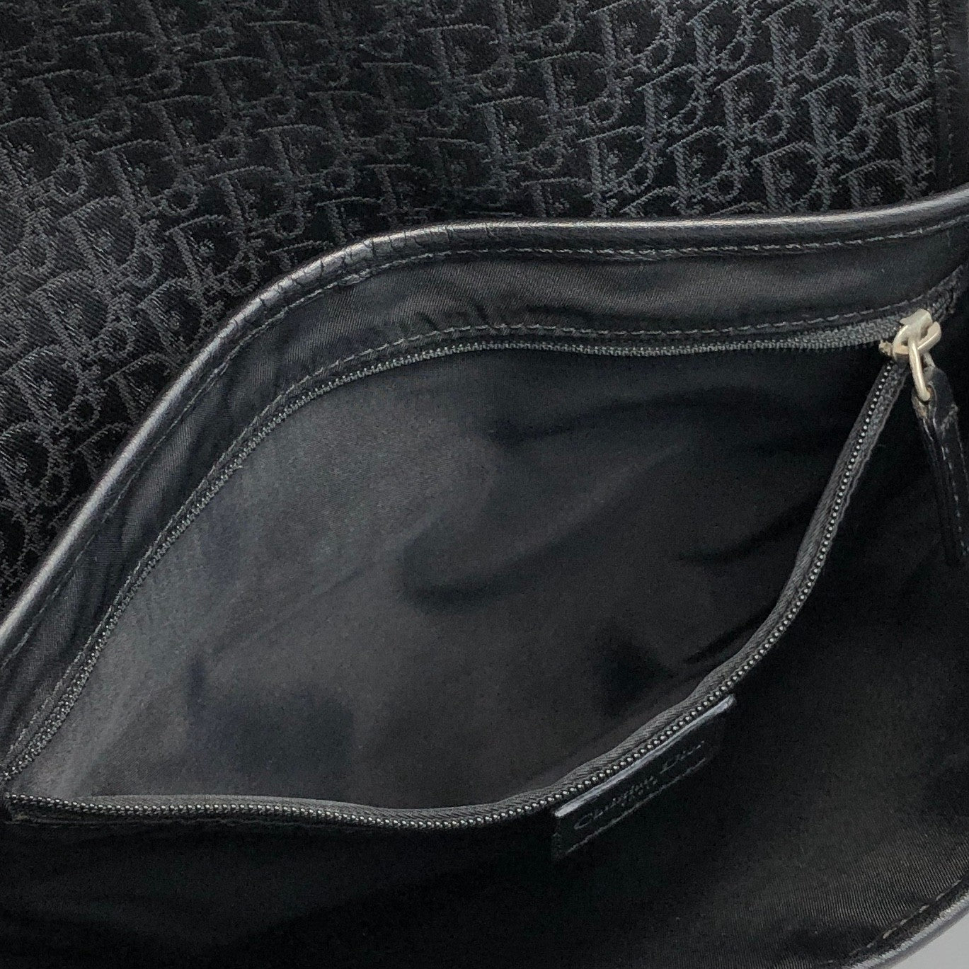 Christian Dior Logo Street Chic Round Shoulder bag Black Vintage 2uh3b5