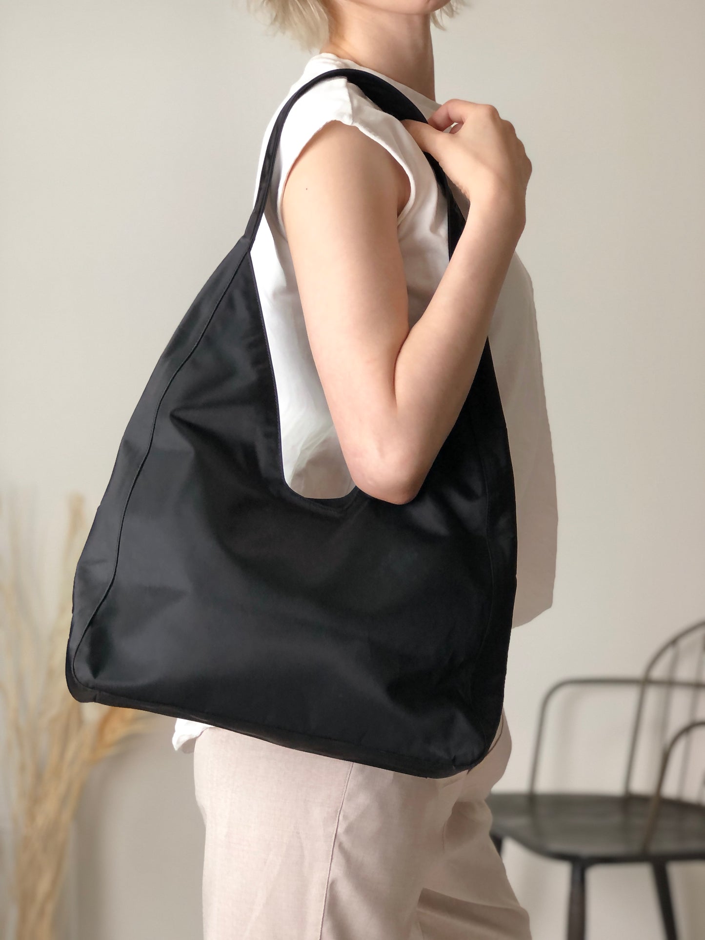 PRADA Triangle Logo Shoulder bag Hobobag Black Vintage gjymbt