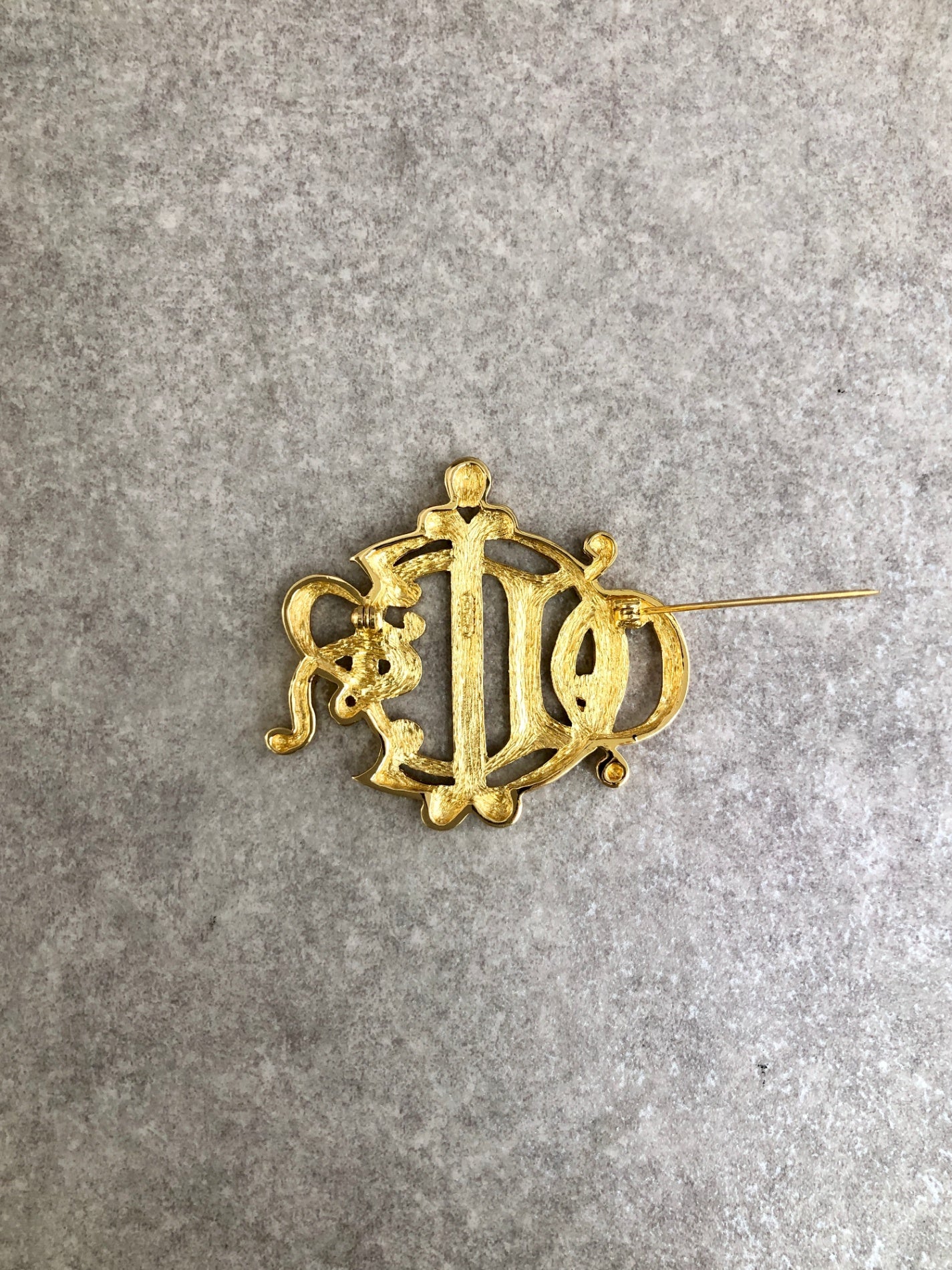Christian Dior Emblem Brooch Gold Vintage ypzmza