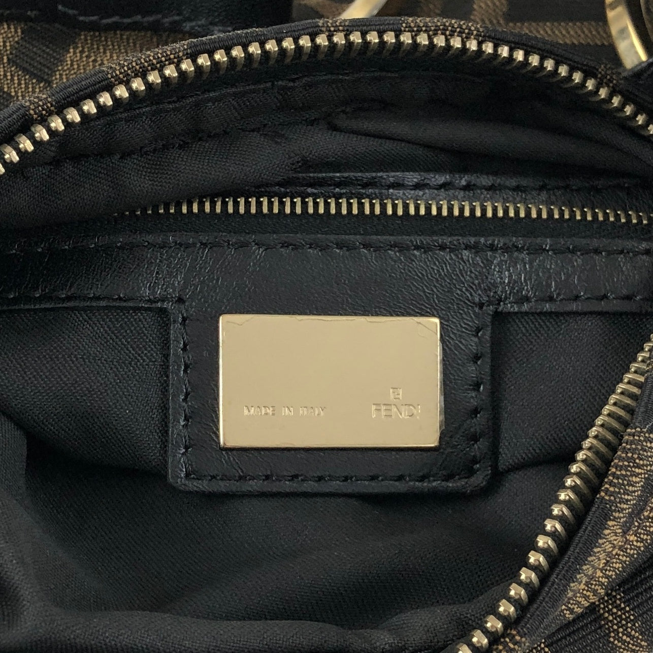 FENDI Zucca Shoulder bag Hobobag Brown Vintage rtpgp3