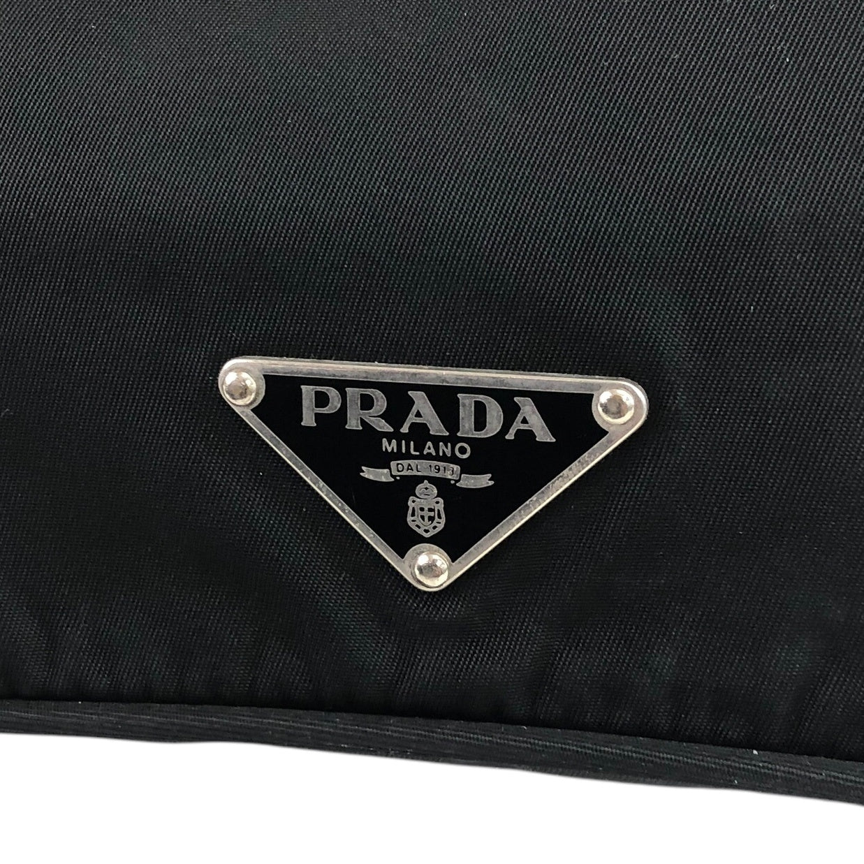 PRADA 三角形標誌小號手提包 Hobobag 黑色復古 cd6tum