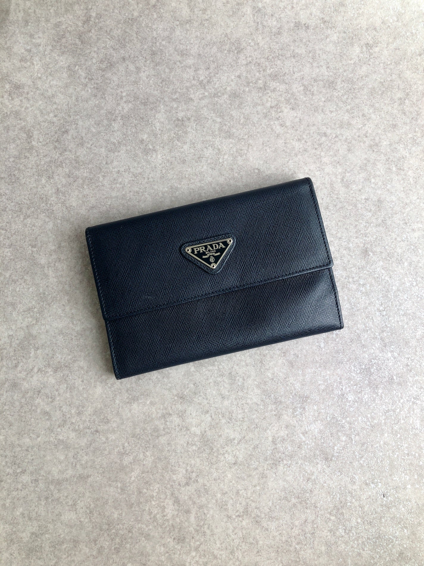 PRADA Triangle Logo Trifold Wallet Navy Vintage drpp55 VintageShop solo