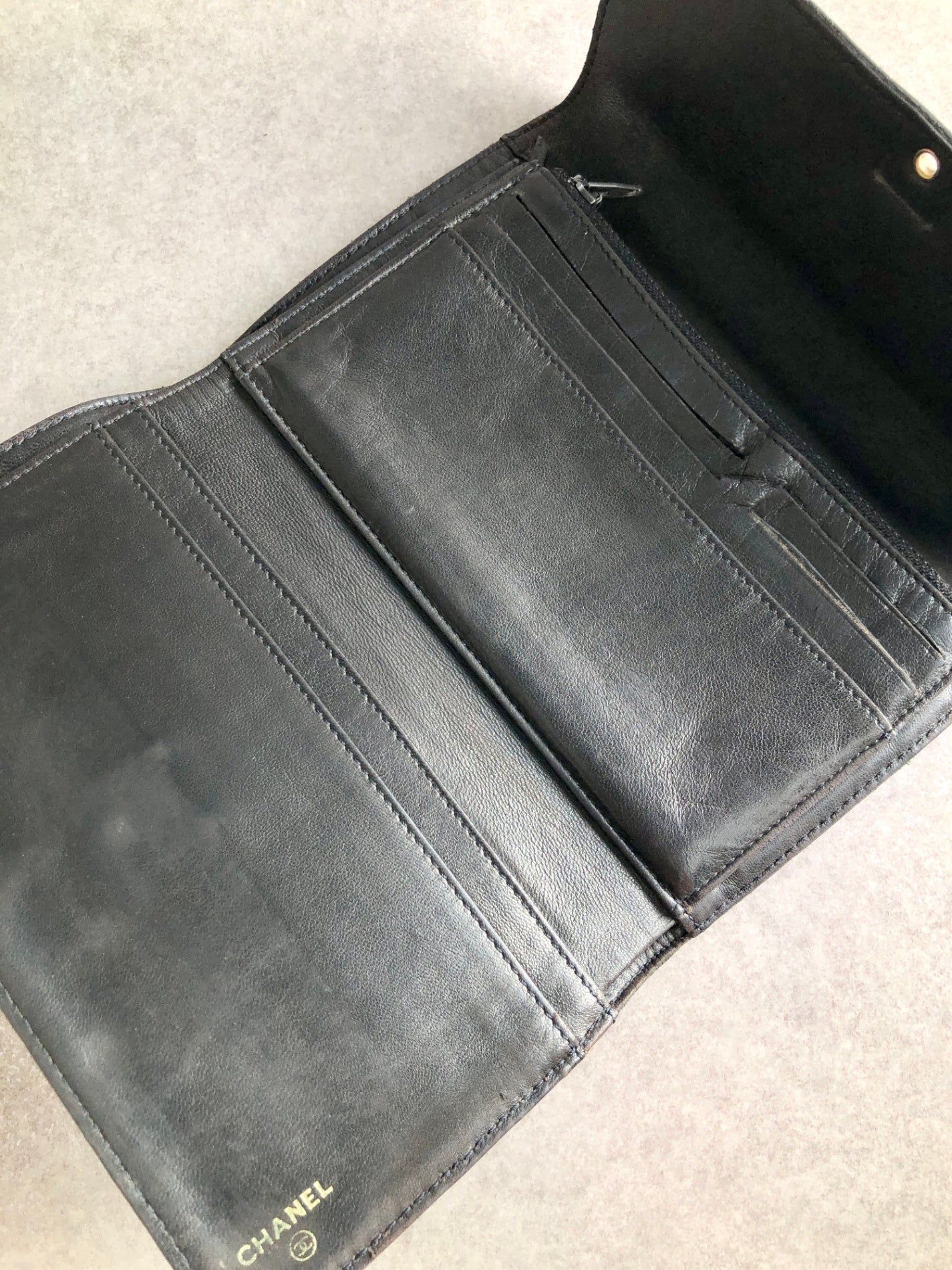 CHANEL Coco Mark 三折皮夾 黑色復古 z3isxy