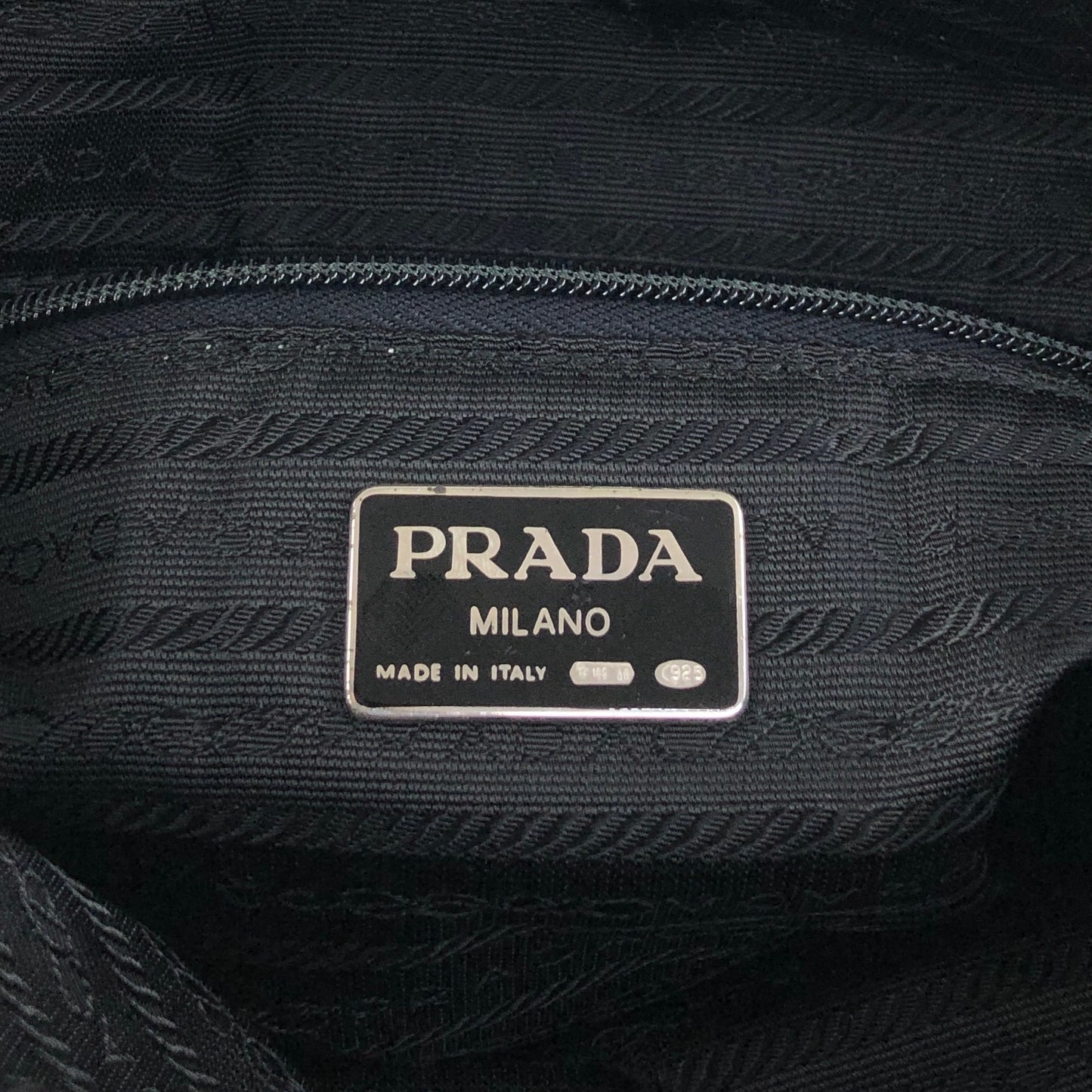 PRADA Triangle Logo Chain Shoulder bag Black Vintage t7p4ej