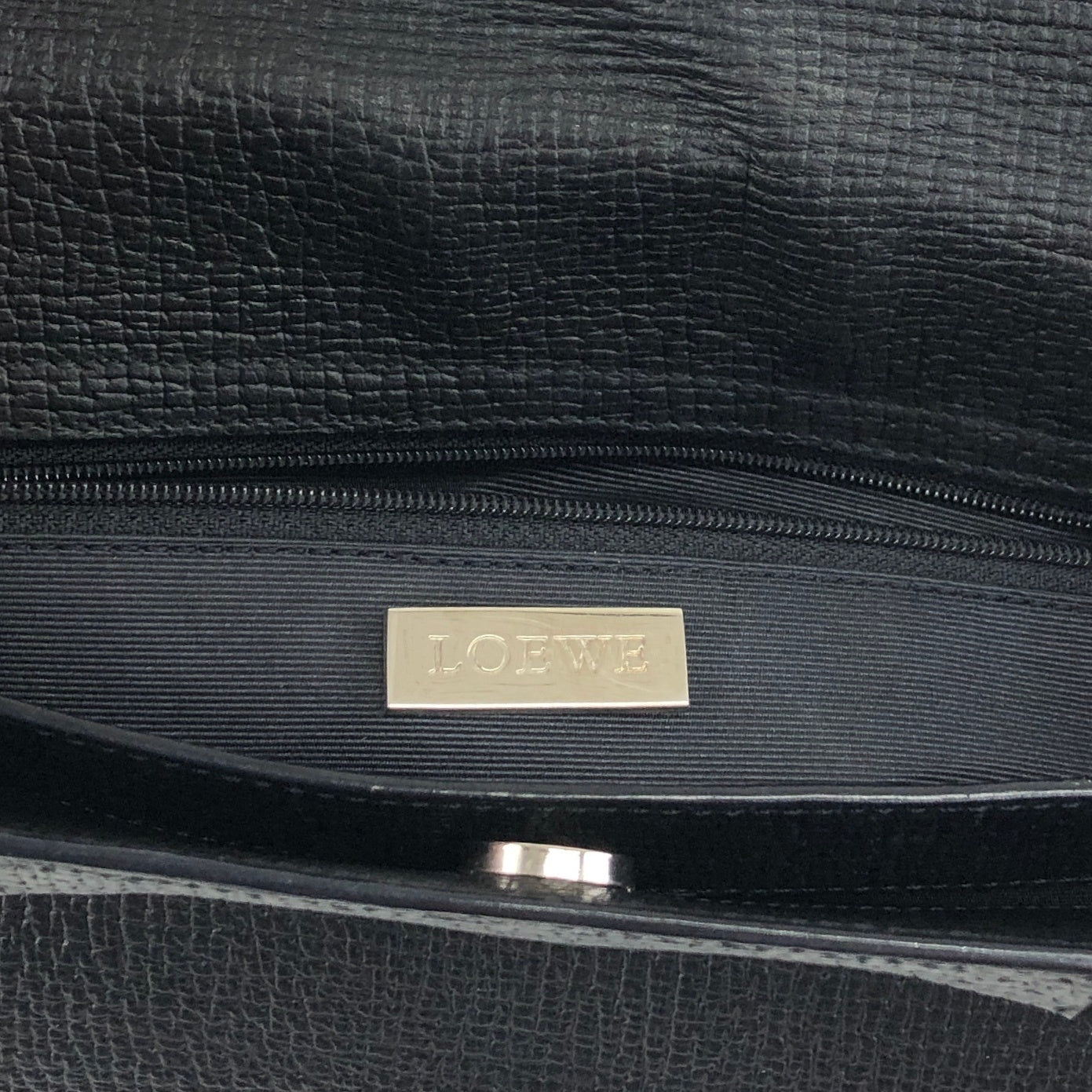 LOEWE Logo Embossed Front Pocket Handbag Black Vintage kmkg4n