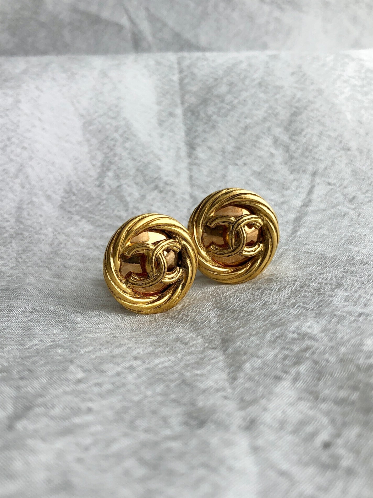 CHANEL Coco Mark Earrings Gold Vintage ux77yh