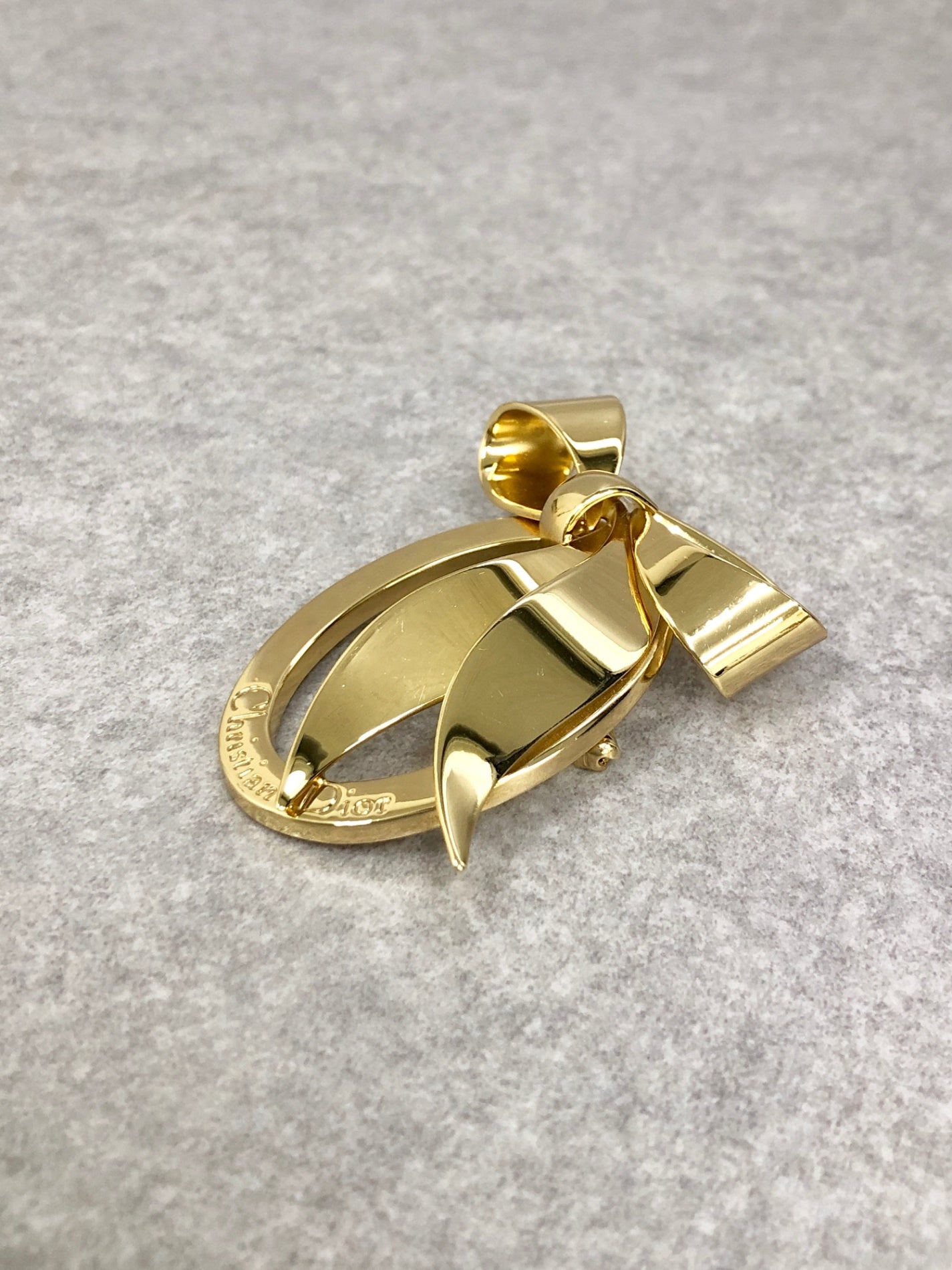 Christian Dior Logo Ribbon Motif Brooch Gold Vintage ep4fie