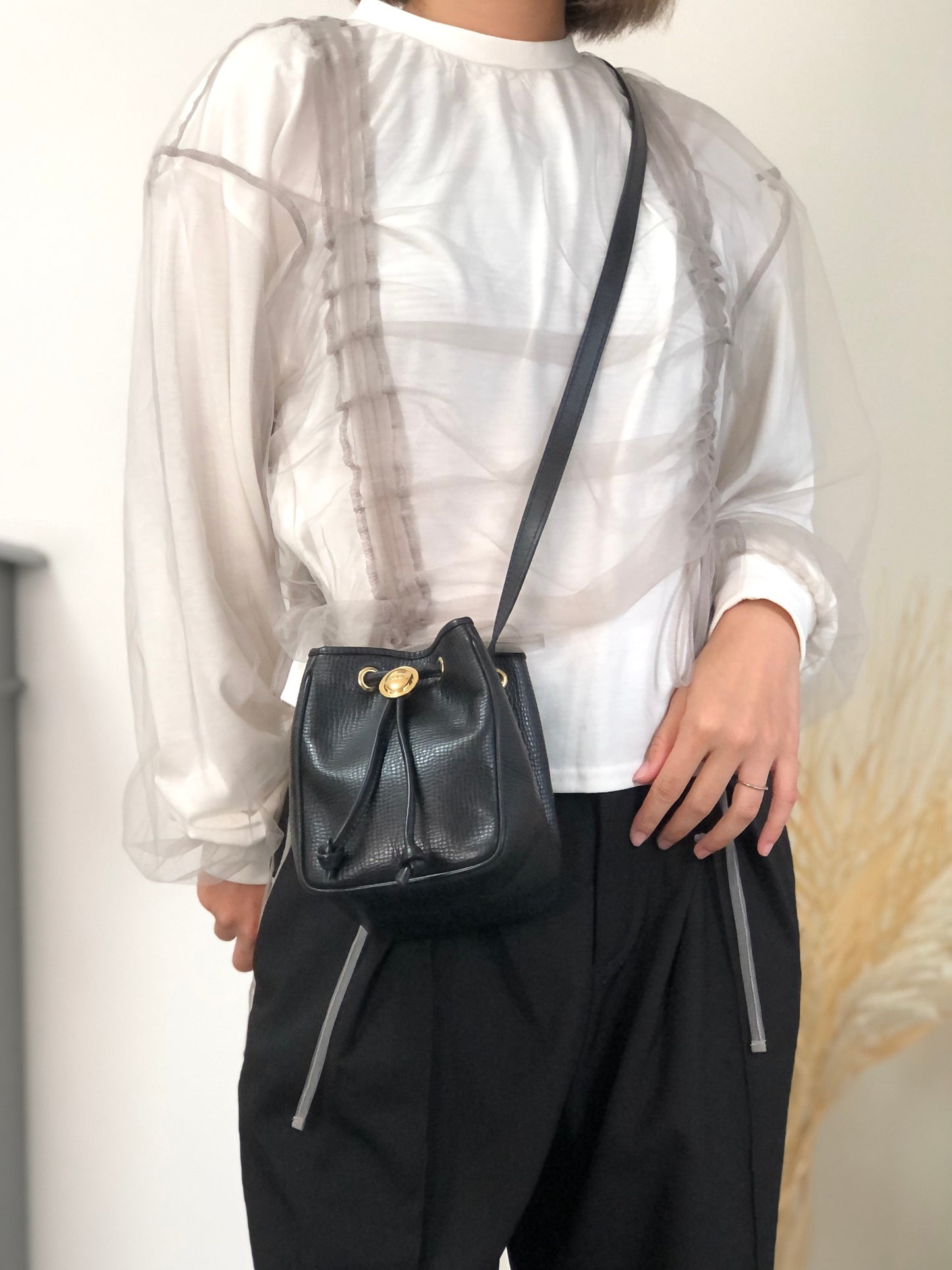 Christian Dior CD Logo Drawstring Shoulder bag Black Vintage t4tu7b