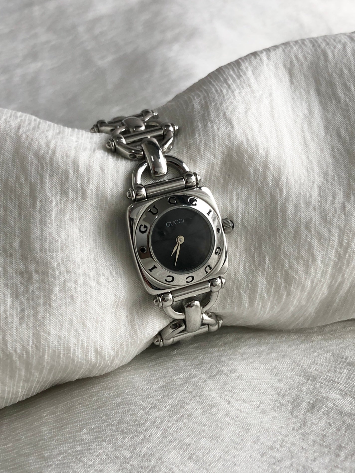 GUCCI Logo Quartz Watch Silver 6400L Vintage kph2tw – VintageShop solo