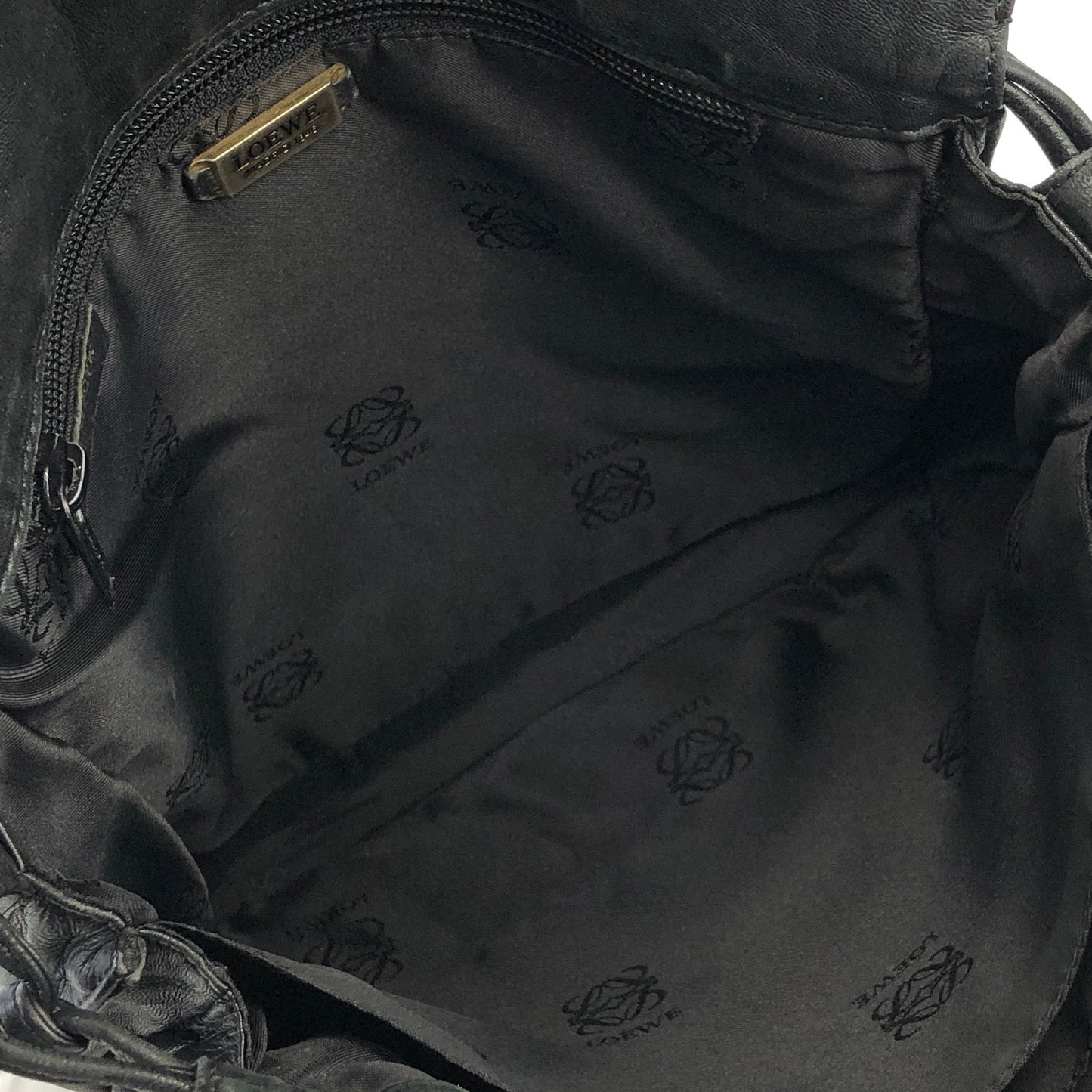 LOEWE Anagram 皮革抽繩單肩包 黑色 復古 hzn8br