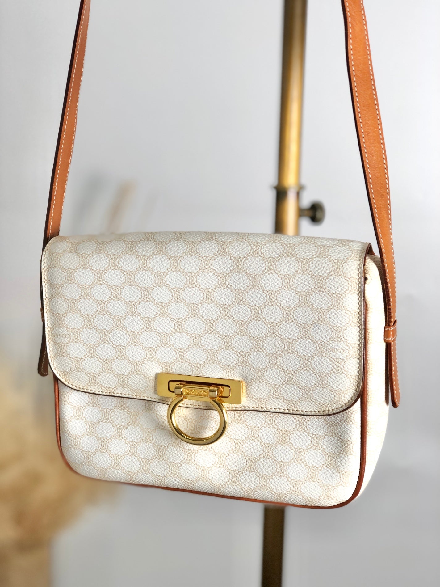 CELINE Macadam Gancini Shoulder bag White Vintage w4jb3k