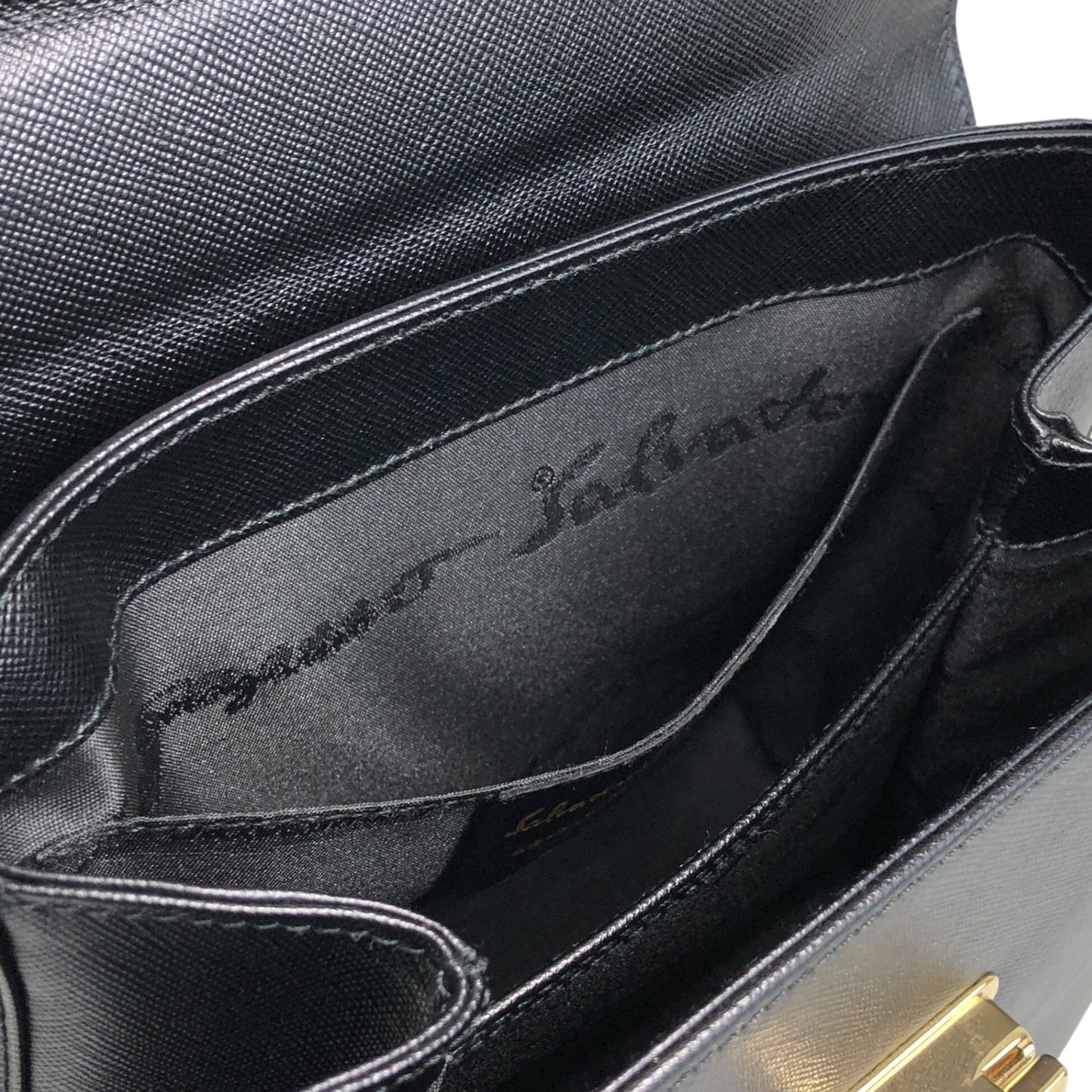 Salvatore Ferragamo Gancini Two-way Handbag Shoulder bag Black Vintage zaxbv3