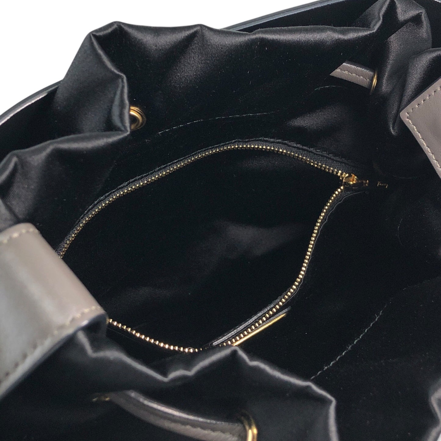 Salvatore Ferragamo Drawstring Shoulder bag Gray Vintage de3dye