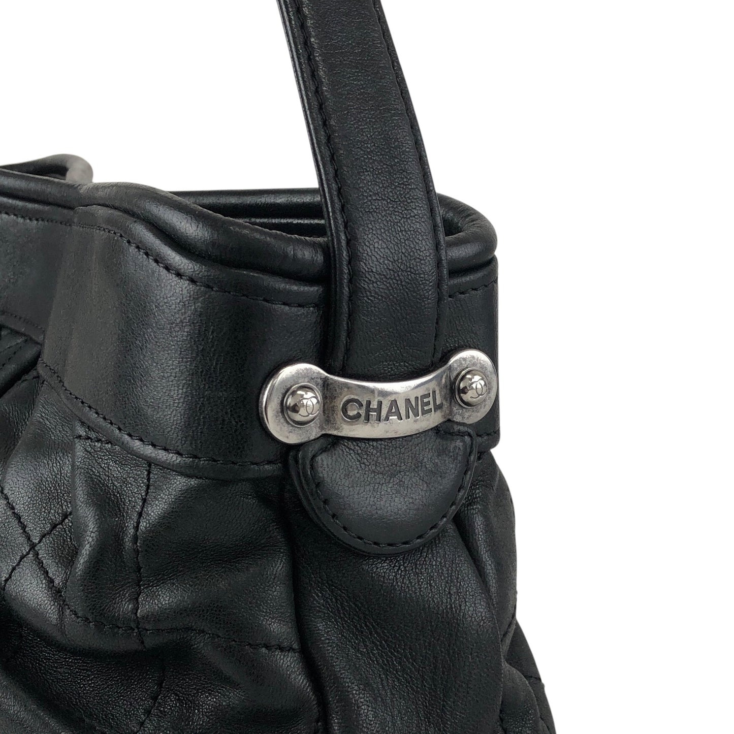 CHANEL Matelasse Logo Shoulder bag Black Vintage mwt523