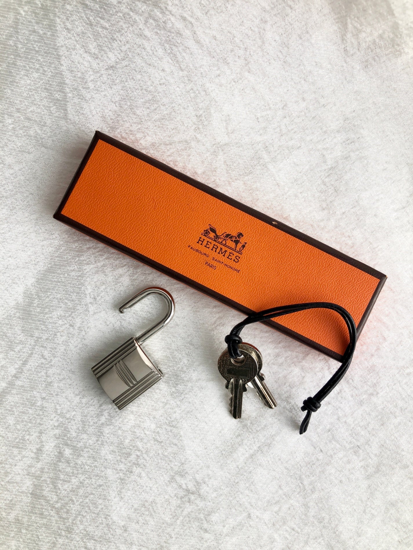 HERMES 掛鎖鑰匙 銀色 復古 un7e4i