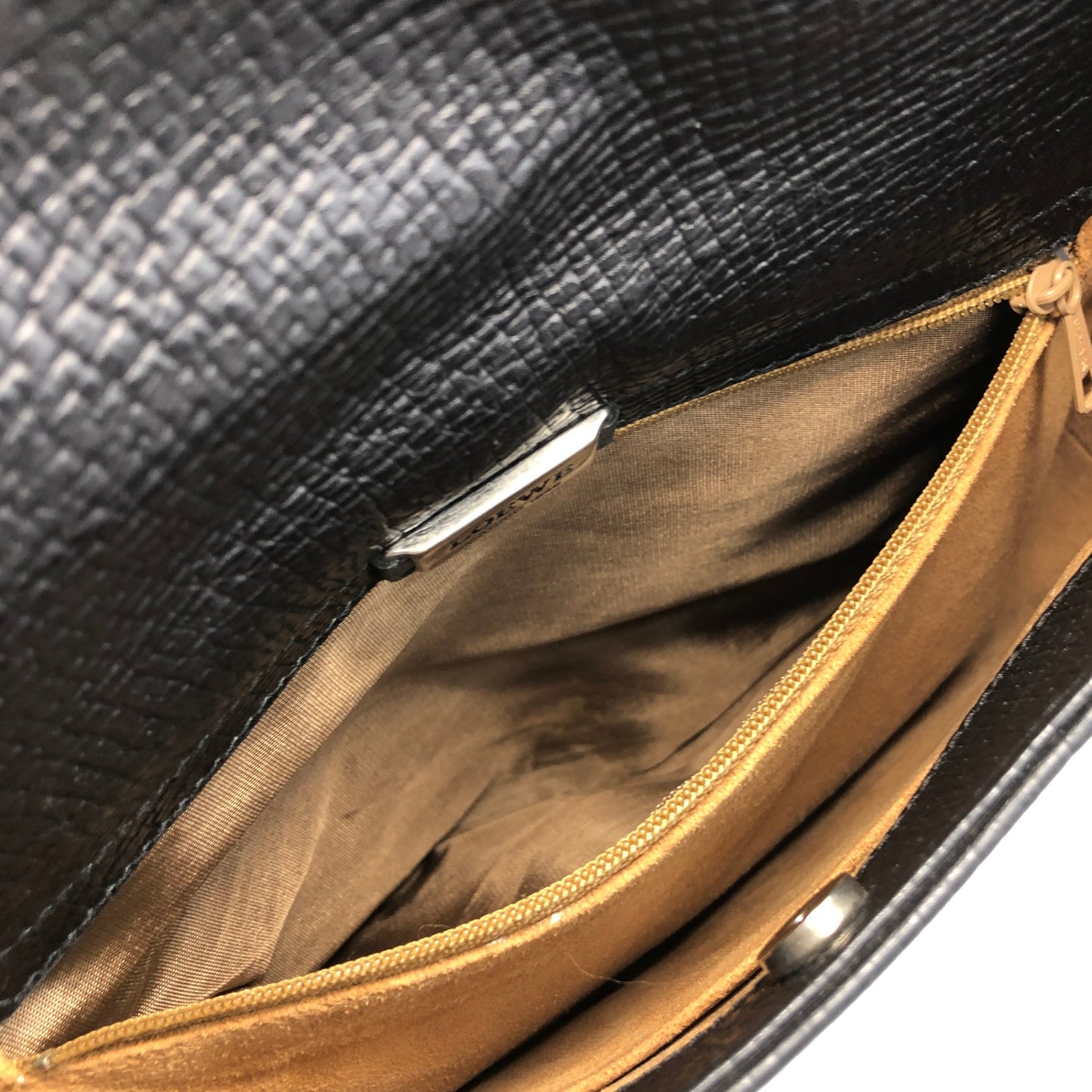 LOEWE Logo Shoulder bag Black Vintage 8bpxps