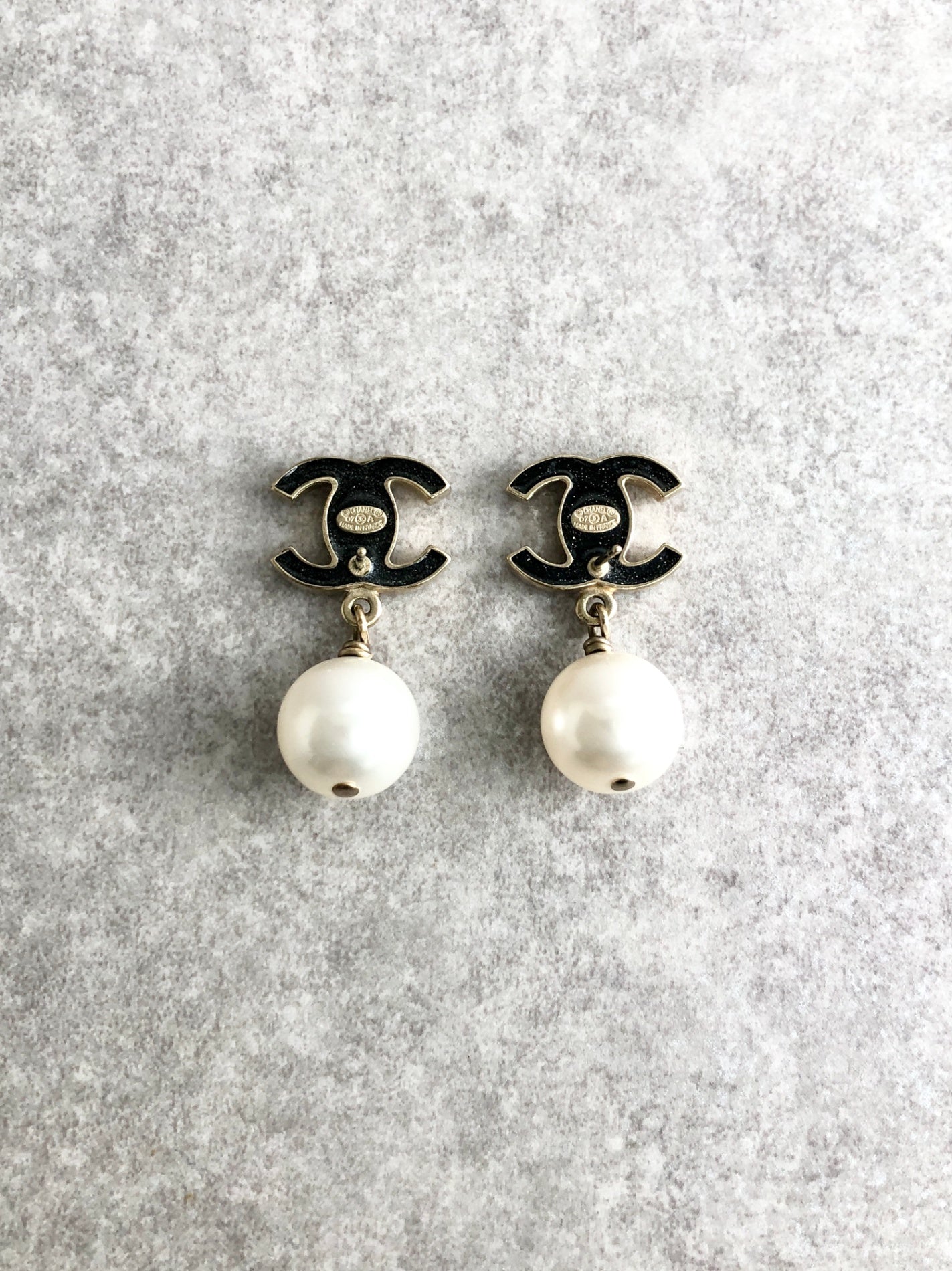CHANEL Coco Mark Rhinestone Pierced Gold×Black Vintage 2cgpya