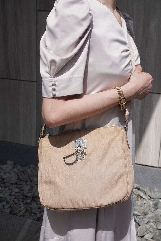 Christian Dior Trotter Logo Charm Shoulder bag Beige Vintage dfvwk8