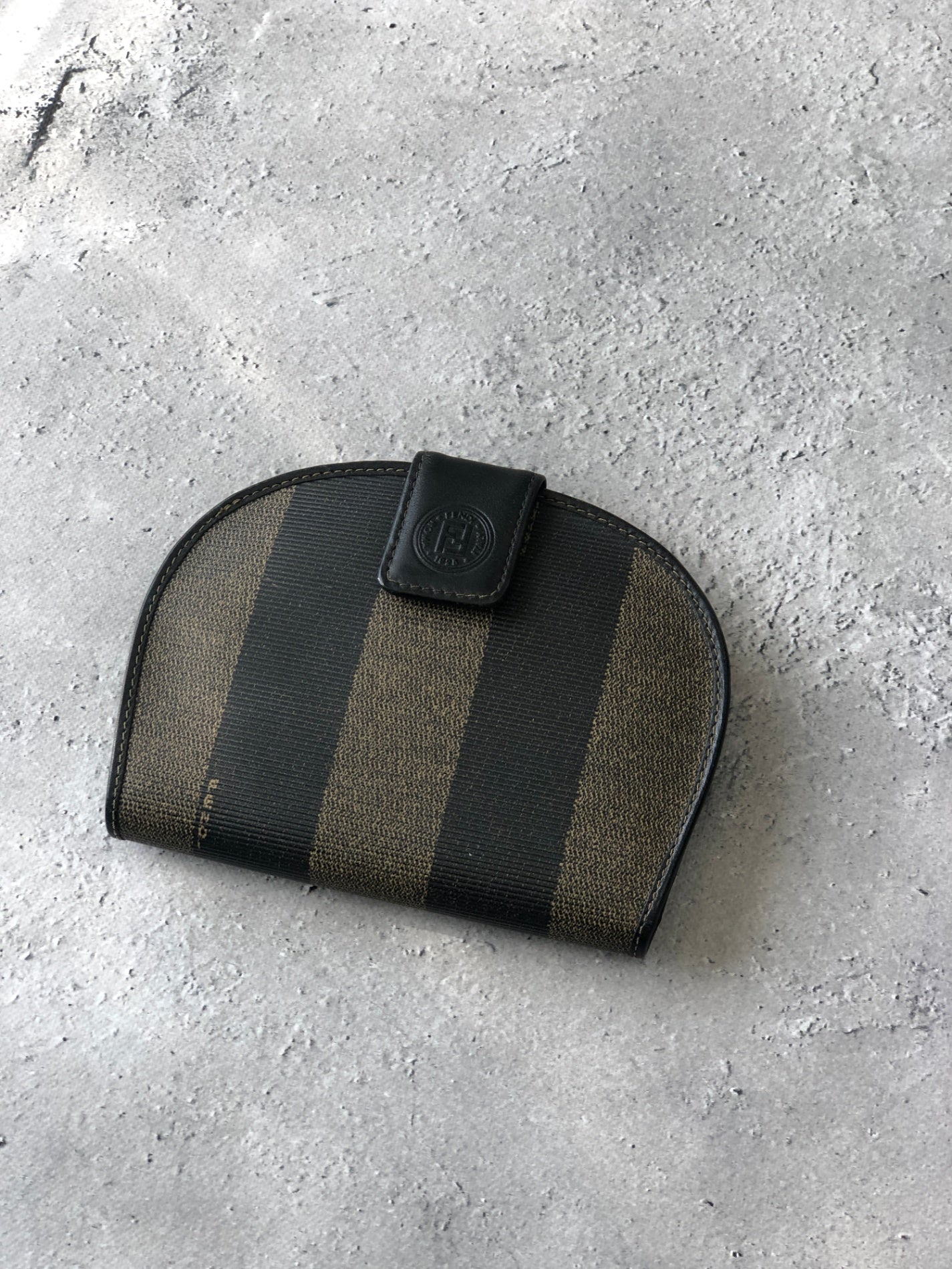 FENDI 山核桃標誌折疊錢包 棕色 復古 5tfac6