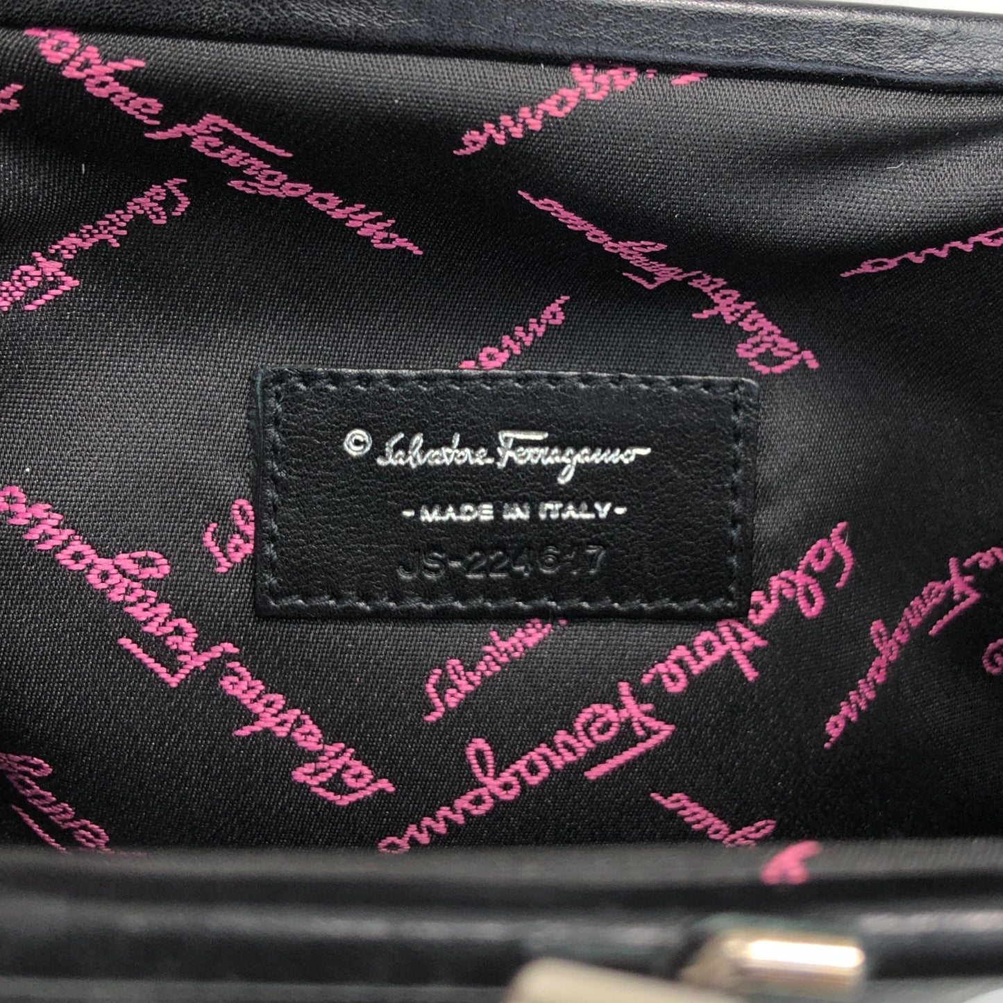 Salvatore Ferragamo Vala Metal Clasp Chain Shoulder bag Black Vintage yntg52