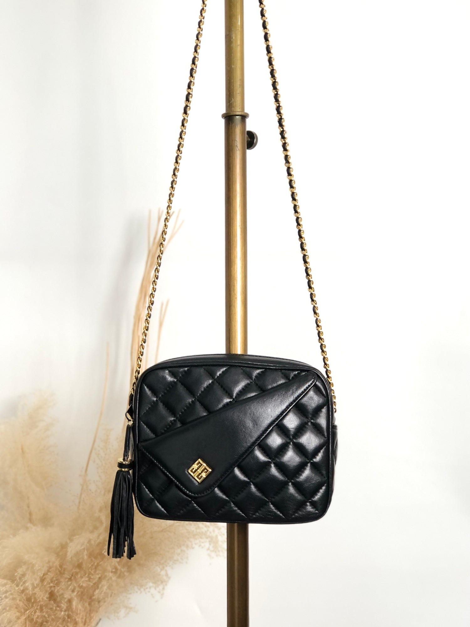GIVENCHY Logo Tassel Chain Shoulder bag Black Vintage sgwgmf