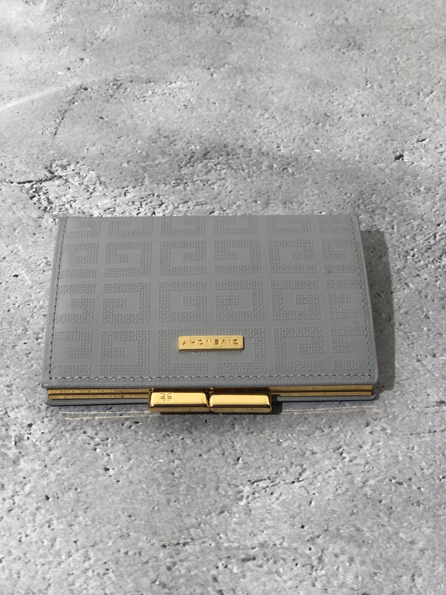 GIVENCHY 標誌皮革金屬扣零錢包灰色復古 dt8ykn