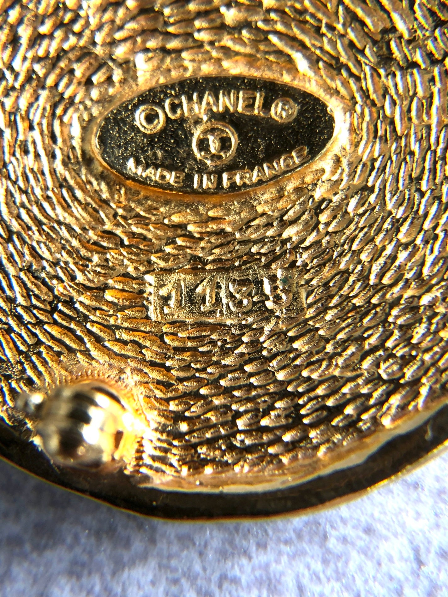 CHANEL Brooch Gold Vintage sb6gi2