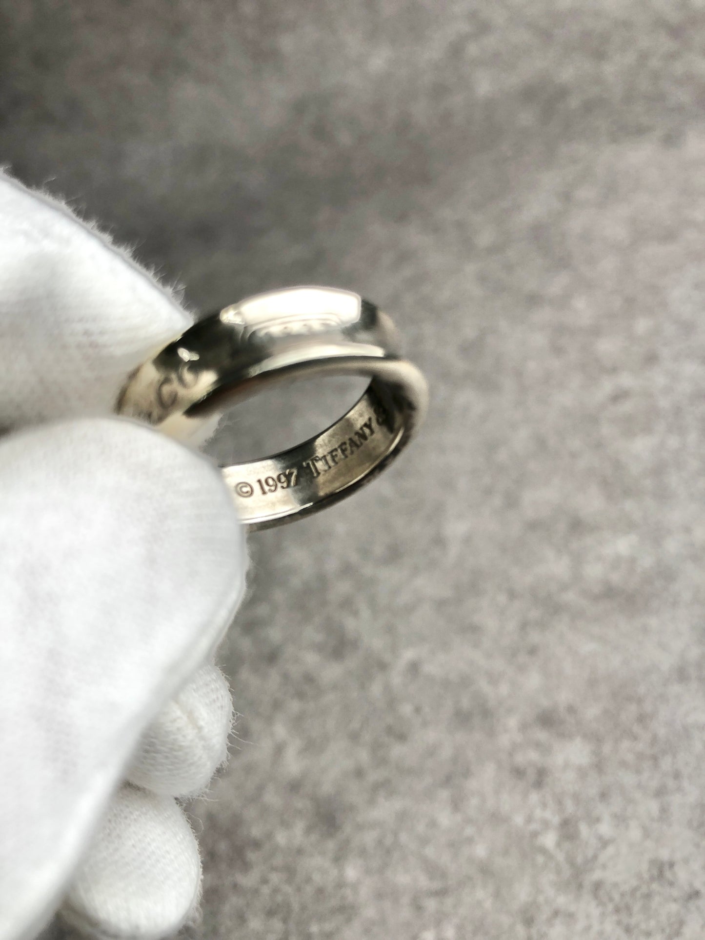 Tiffany & Co. Round Logo Ring Silver Vintage kp5zs7