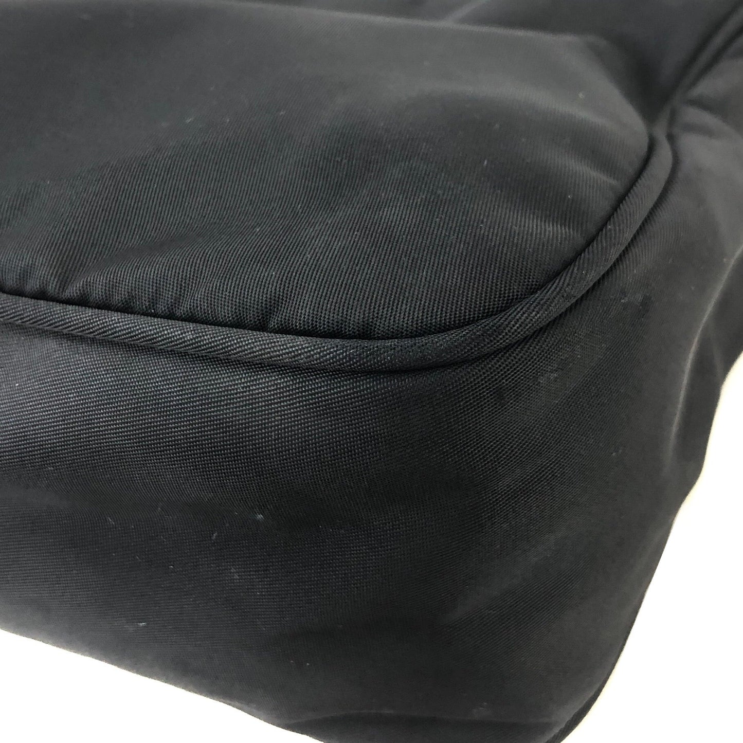PRADA 三角形標誌尼龍手提包 Hobobag 黑色復古 df2ij3