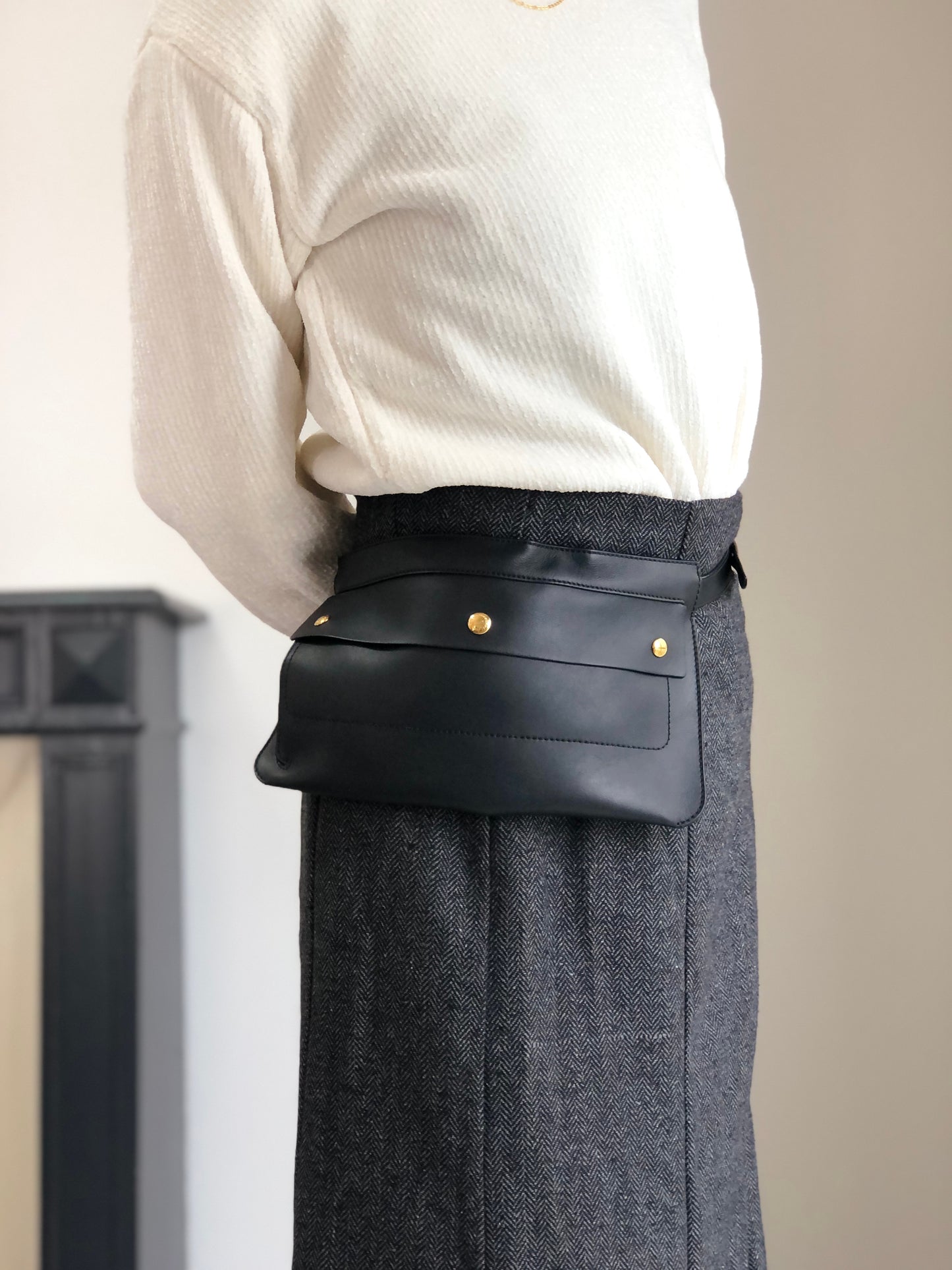 BURBERRY Sling bag Black Vintage 5y6wh2