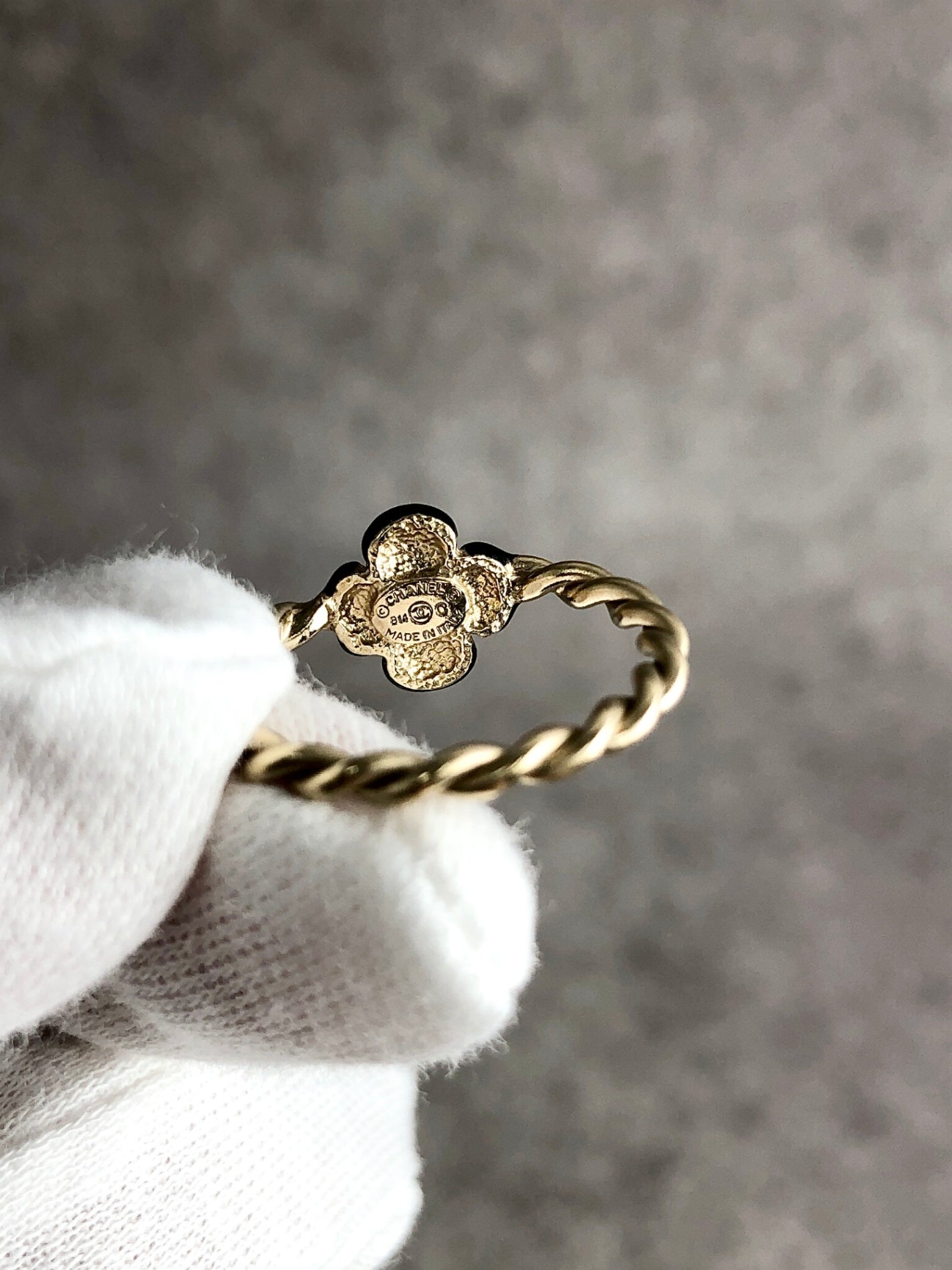 CHANEL camellia Motif Ring Black Vintage m8vxih