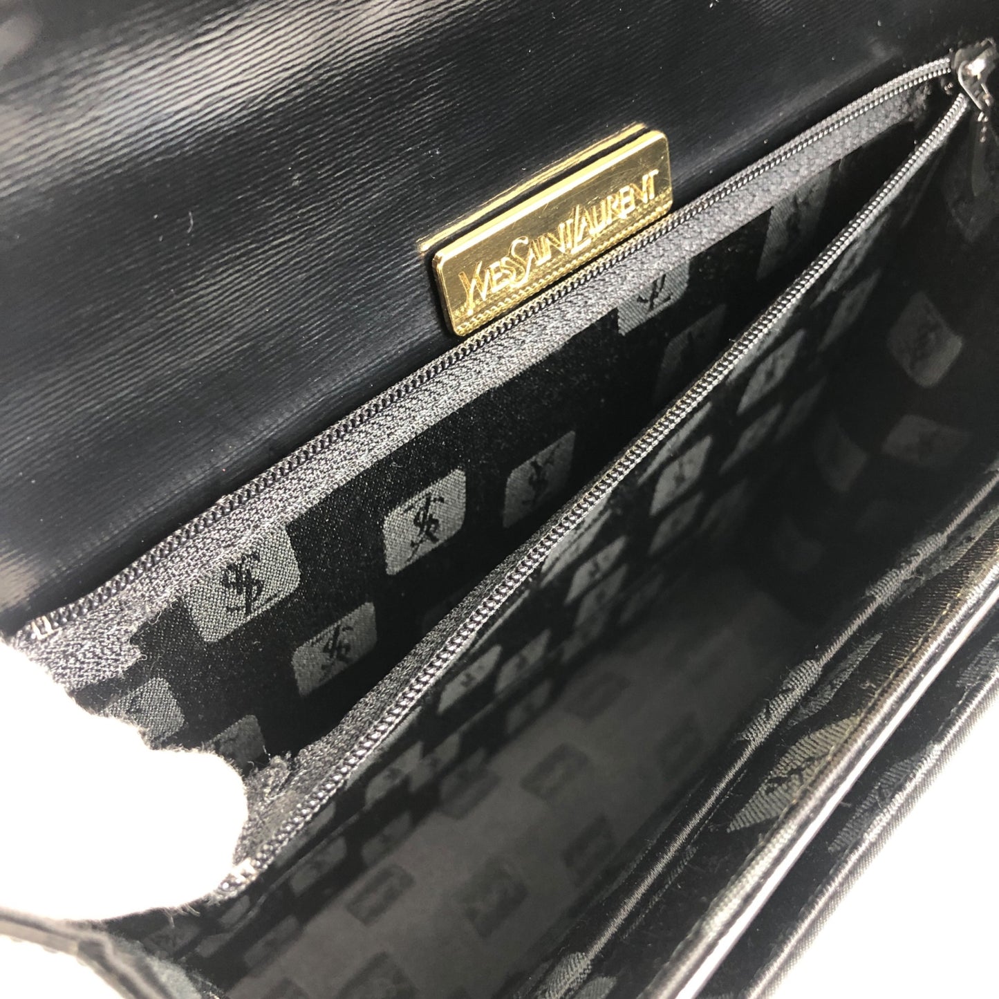 Yves Saint Laurent Logo Shoulder bag Black Vintage stwefg