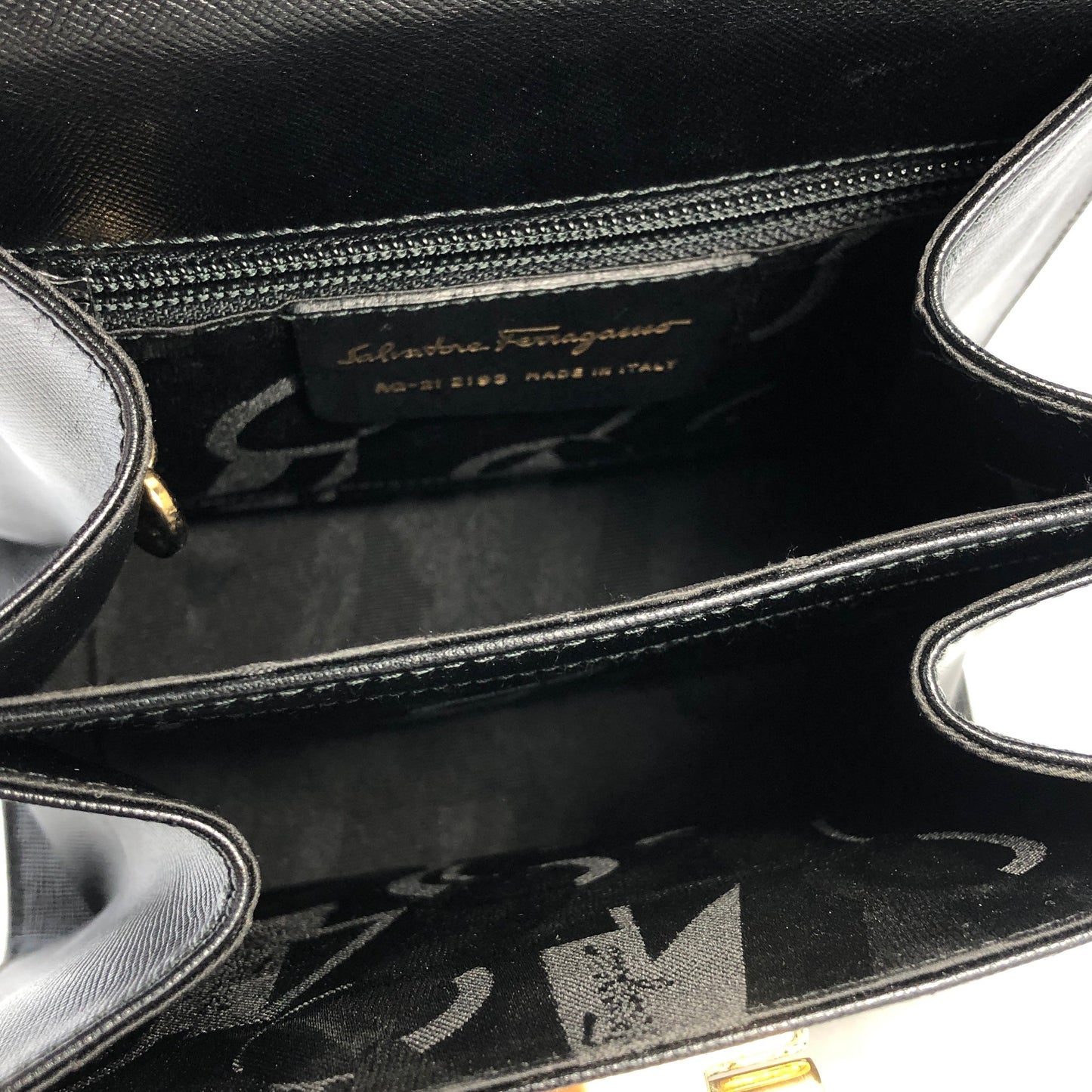 Salvatore Ferragamo Gancini Crossbody Handbag Shoulderbag Black Vintage Old jpcsfp