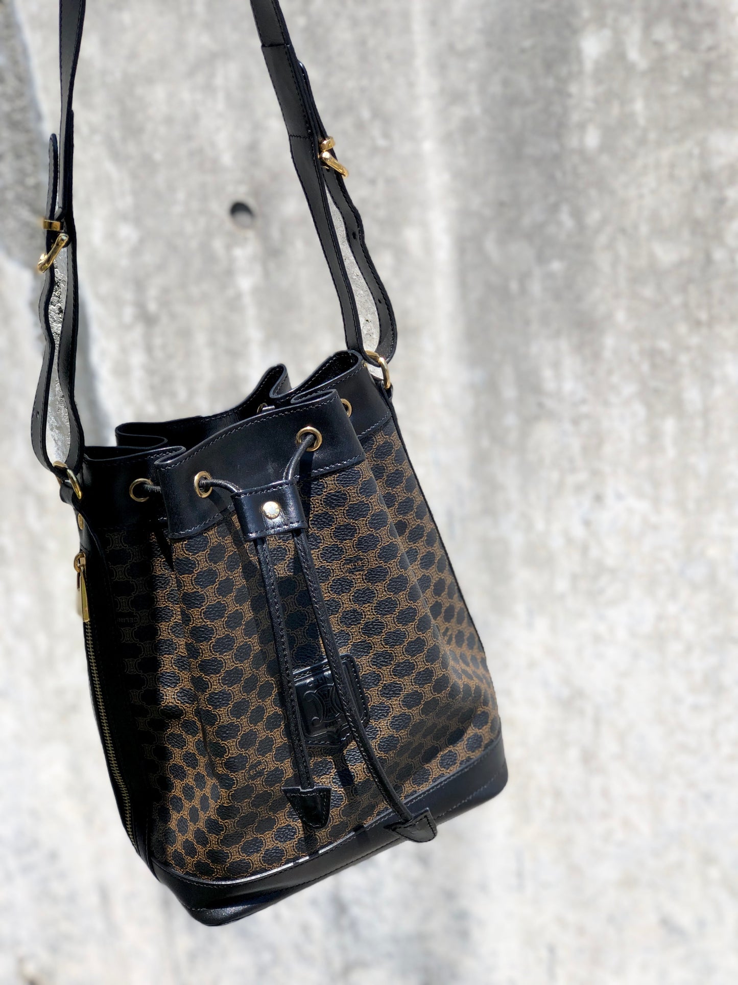 CELINE Macadam Blason Side zipper Drawstring Shoulder bag Black Vintage Old Celine u5gukm