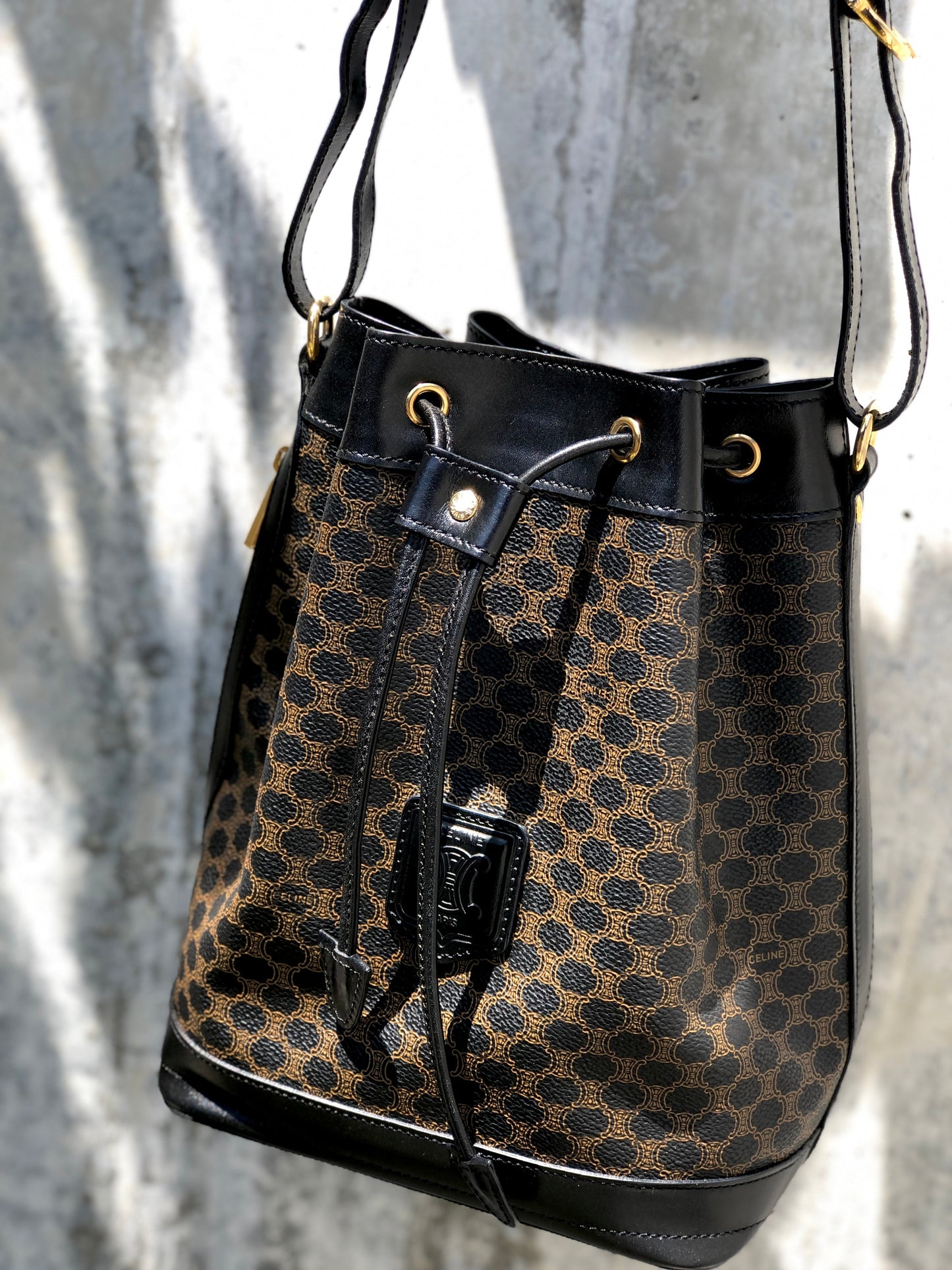 CELINE Macadam Blason Side zipper Drawstring Shoulder bag Black Vintage Old Celine u5gukm
