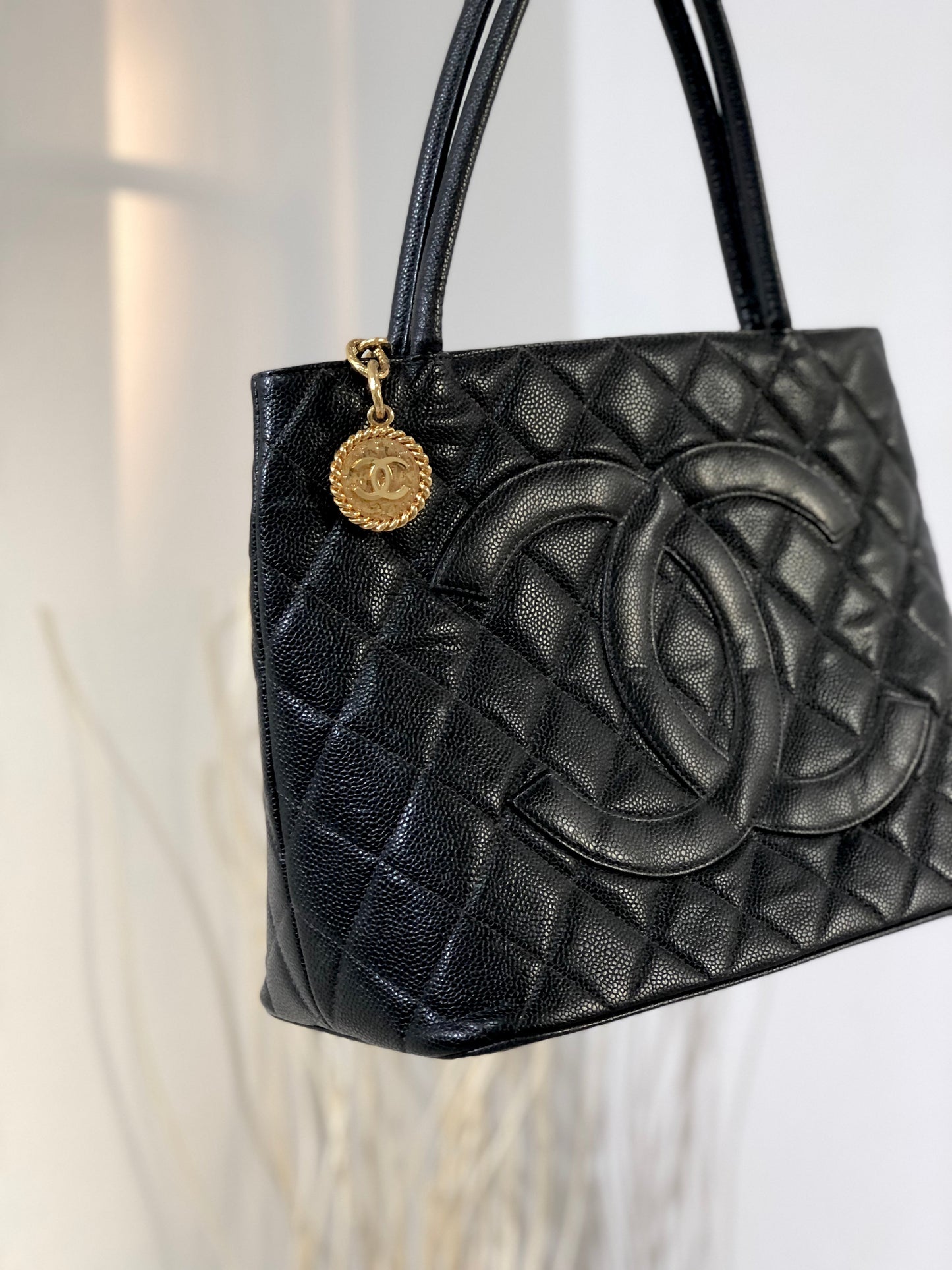 CHANEL Matelasse Cocomark Caviar Leather Totebag Shoulder bag Black Old Vintage gkeujr