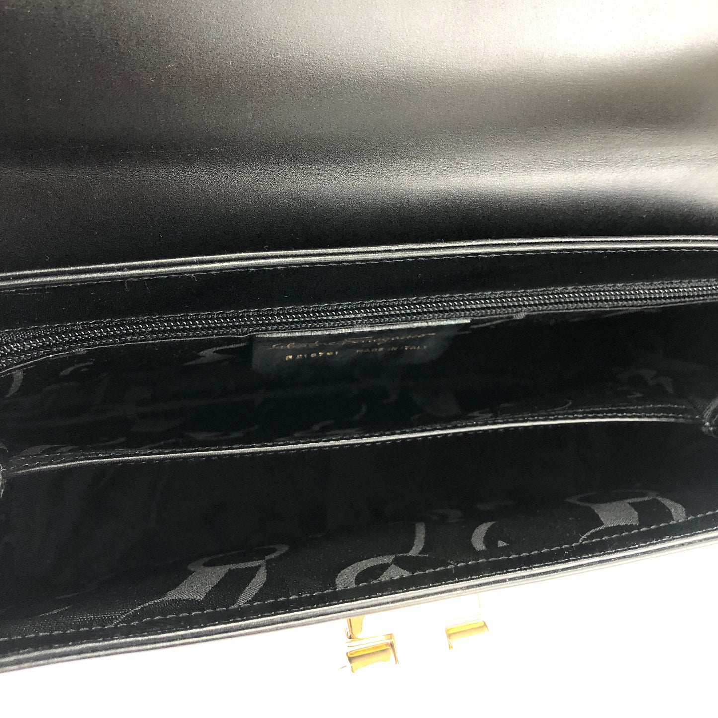 Salvatore Ferragamo Gancini Crossbody Shoulderbag Handbag Black Vintage Old iw4tut