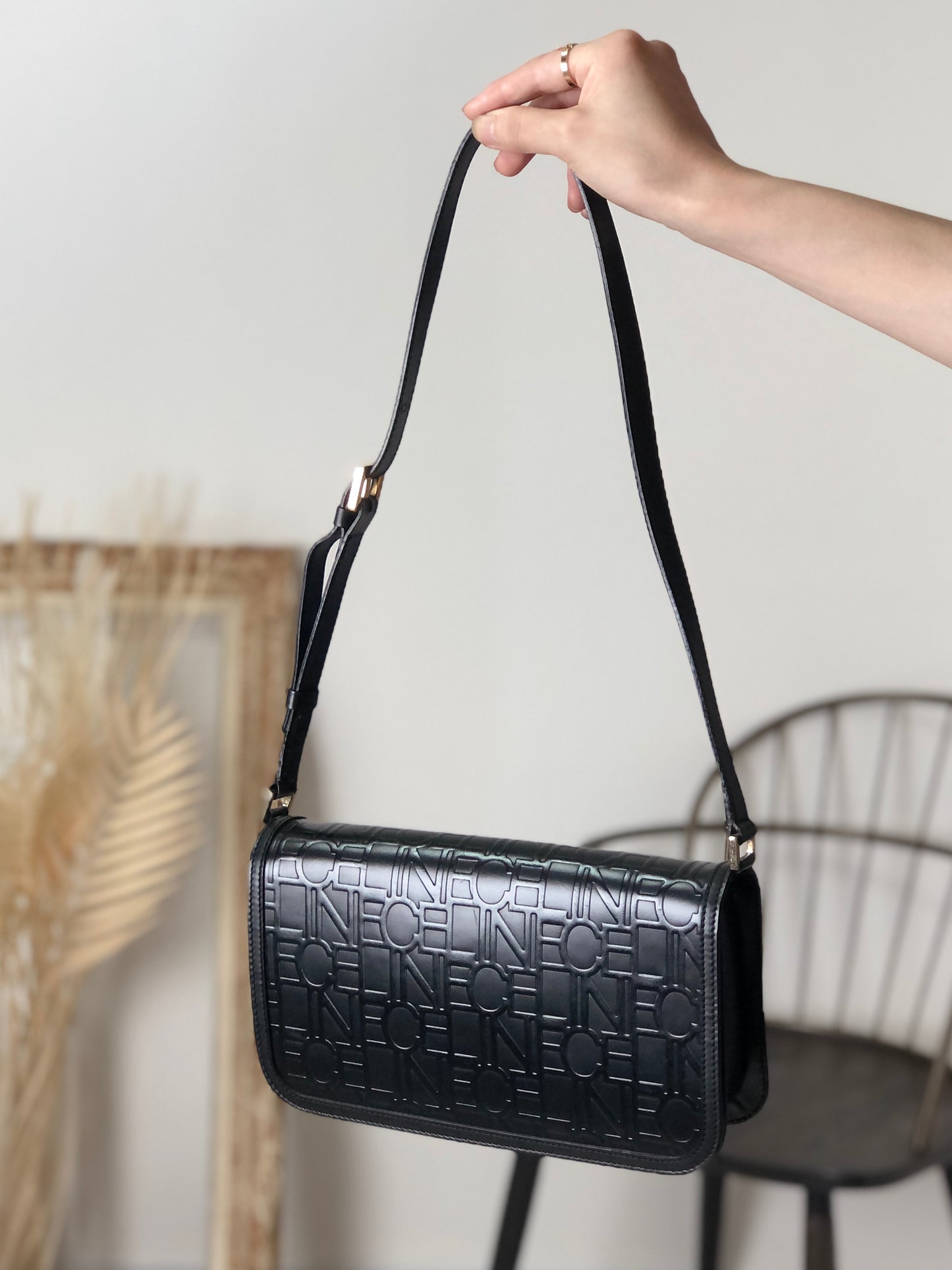 CELINE Logo Shoulder bag Black Vintage z7yz82