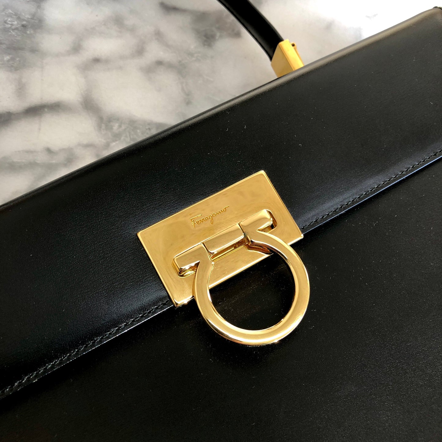 Salvatore Ferragamo Gancini Crossbody Shoulderbag Handbag Black Vintage Old iw4tut