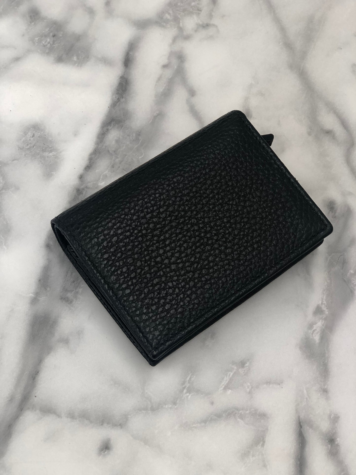 GUCCI 緊湊型皮夾 Marmont 黑色 GG yhbkcy