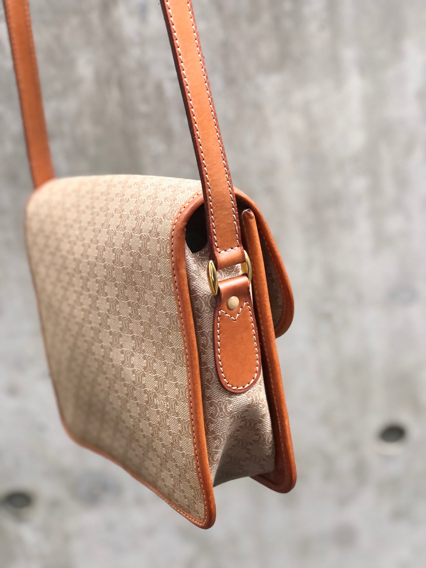 CELINE Macadam Triomphe Crossbody Shoulder bag Beige Vintage Old Celine v6hrmg