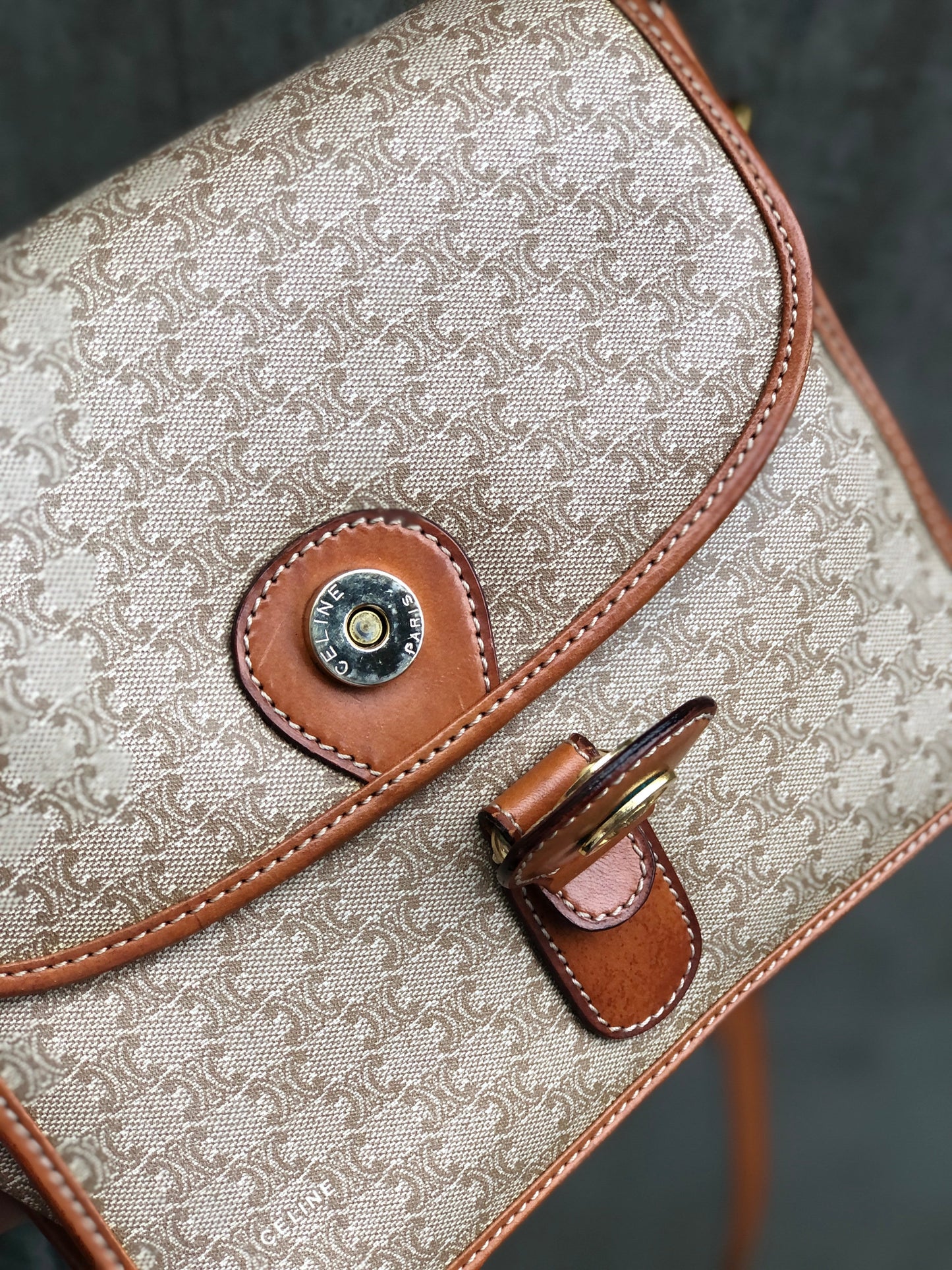 CELINE Macadam Triomphe Crossbody Shoulder bag Beige Vintage Old Celine v6hrmg