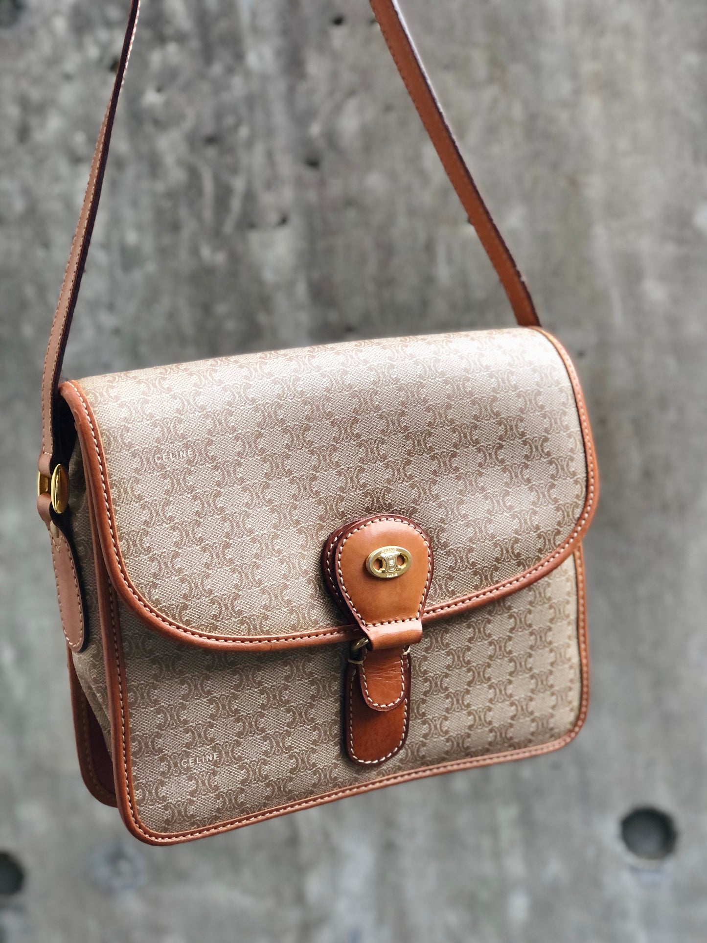 CELINE Macadam Triomphe Crossbody Shoulder bag Beige Vintage Old Celine v6hrmg