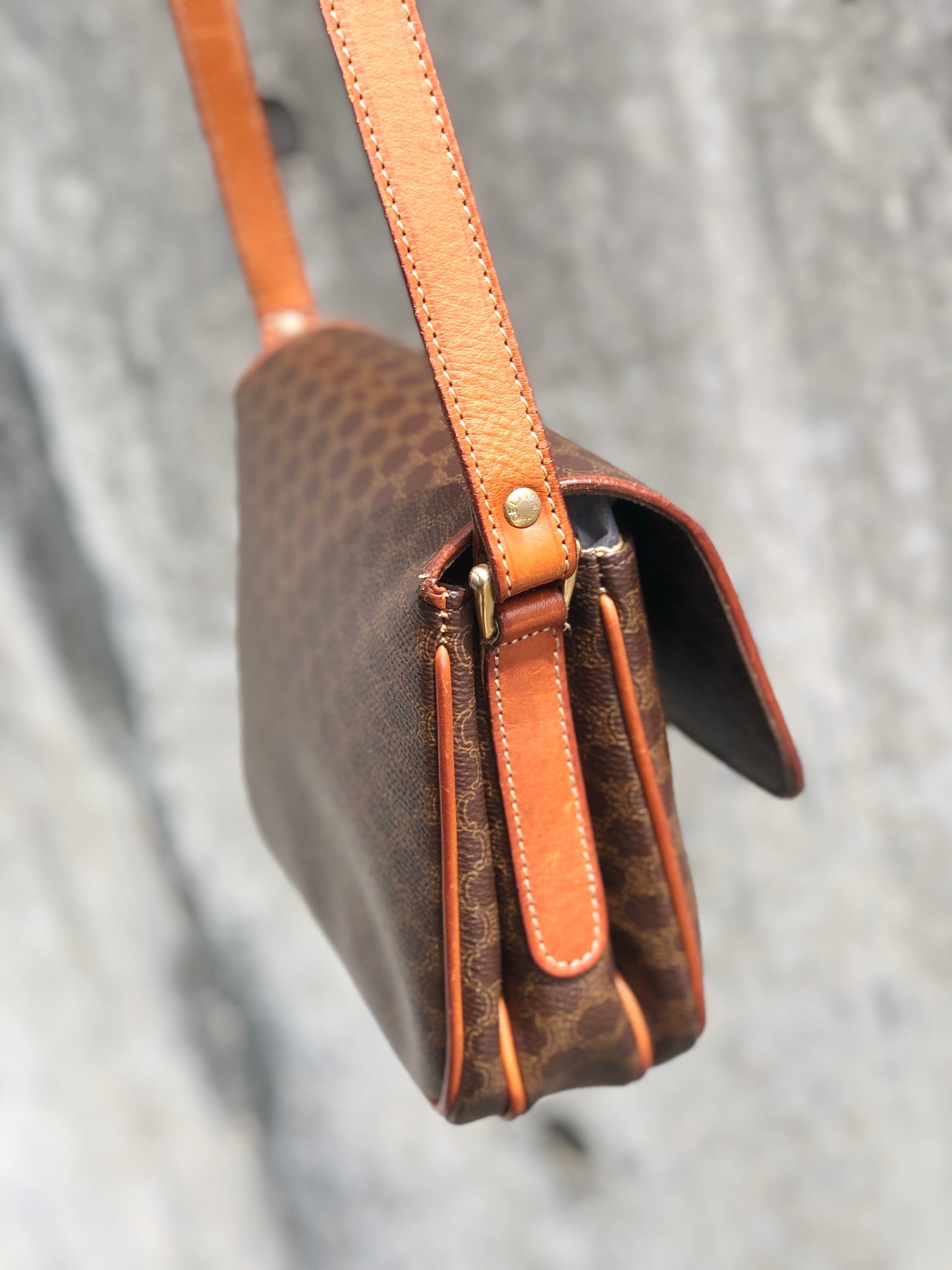 CELINE Macadam Blason Two-line Shoulder bag Brown Vintage Old Celine kzzf27