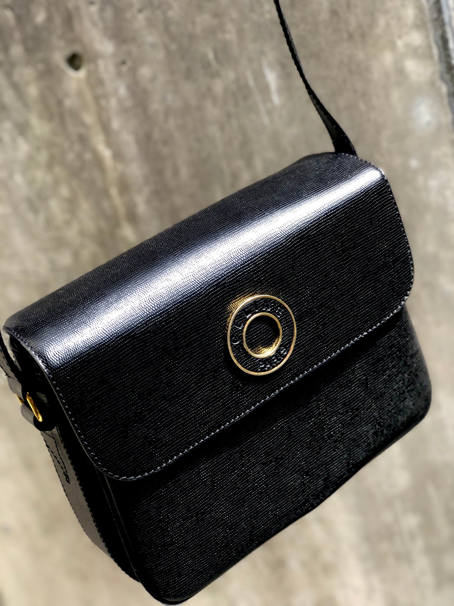 CELINE 圓形標誌斜背肩背包 黑色 復古舊款 CELINE riuw5w