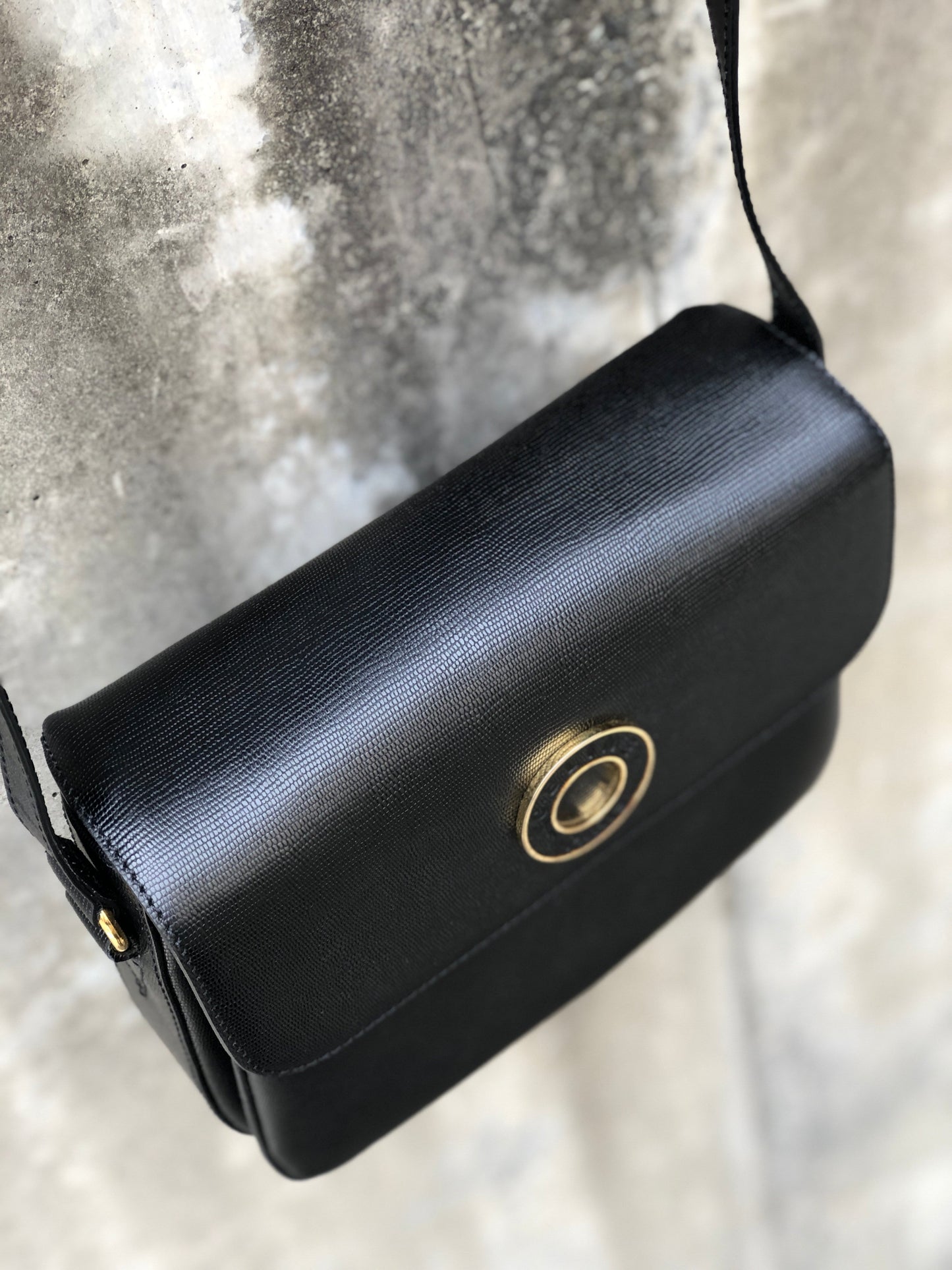 CELINE 圓形標誌斜背肩背包 黑色 復古舊款 CELINE riuw5w